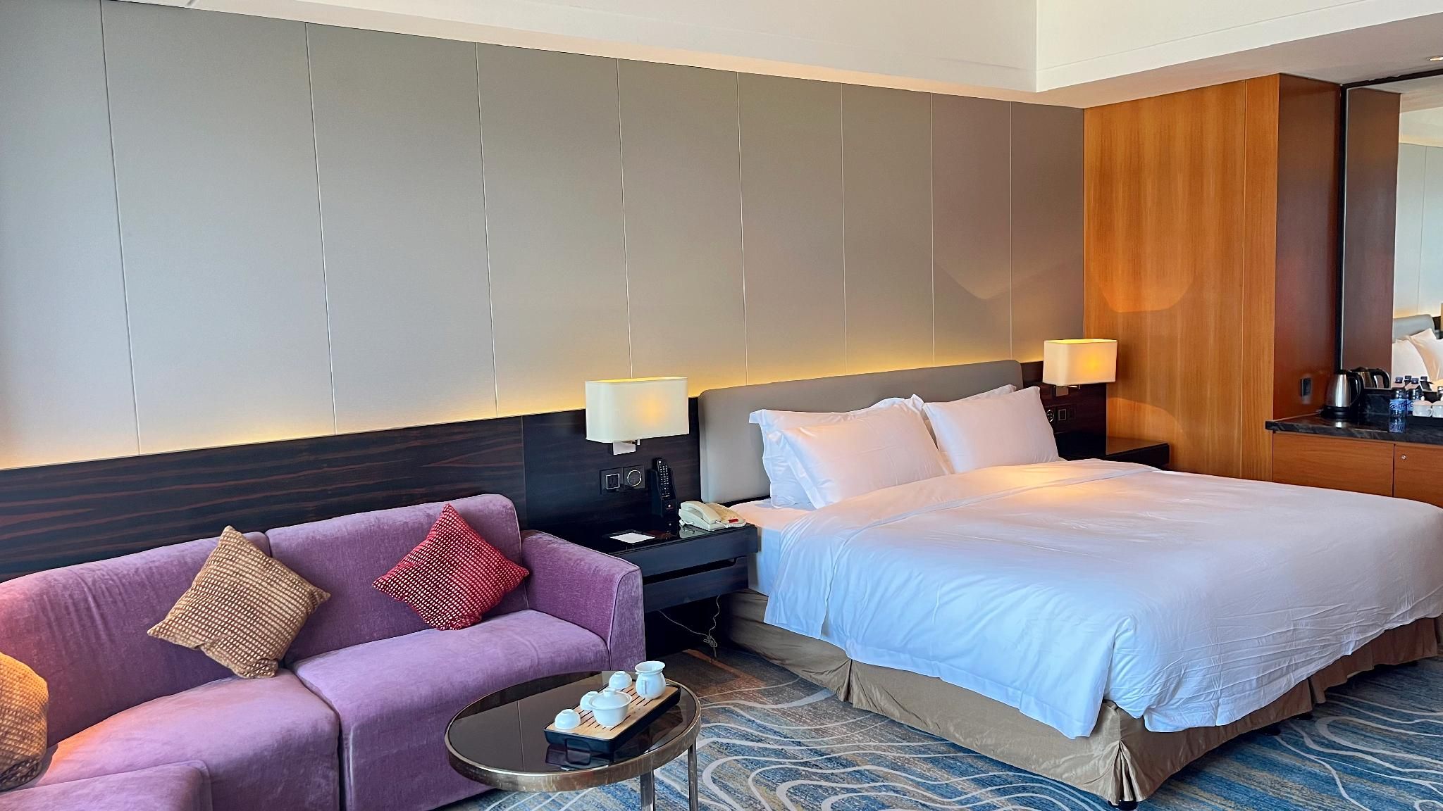 Superior King Room with Bathtub