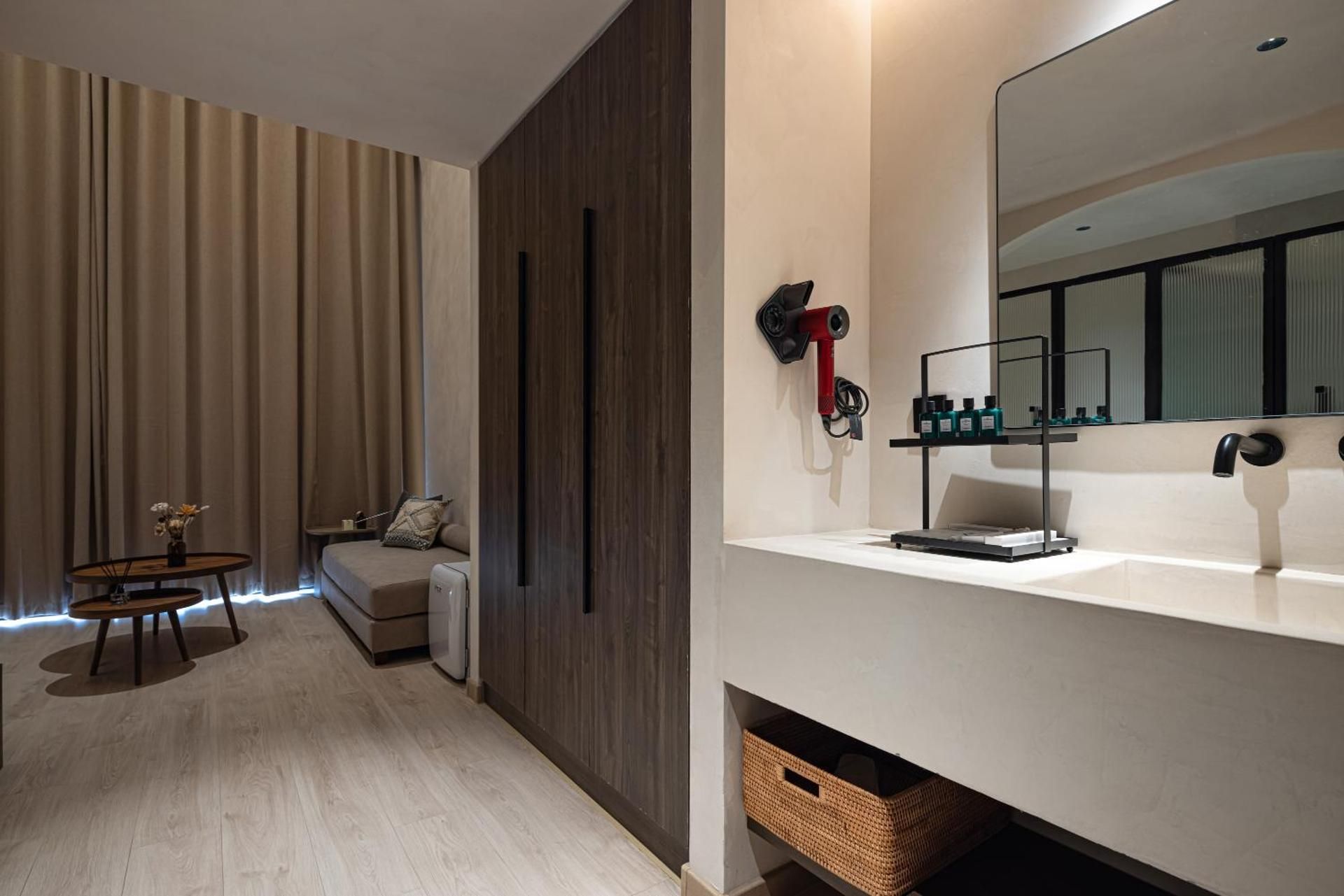 Loft Pool View Suite