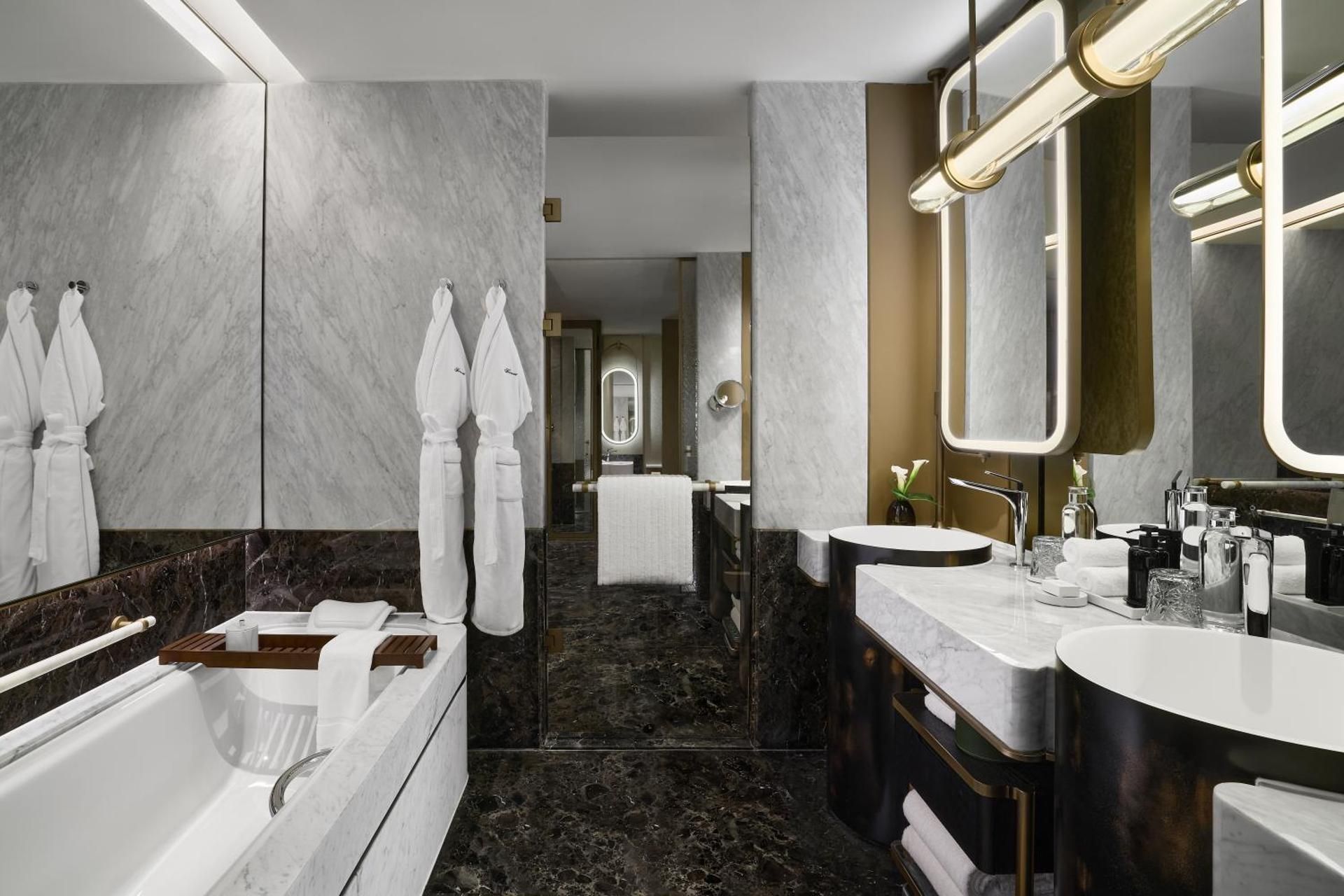 Fairmont Gold Deluxe Seaview Suite