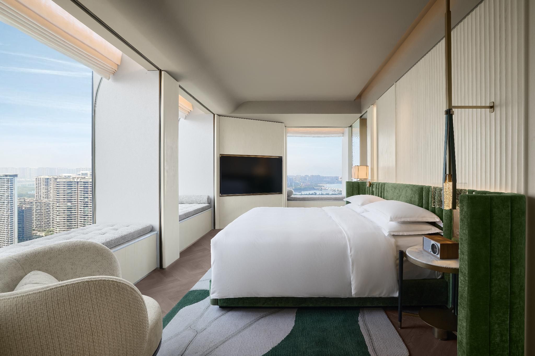 Fairmont Gold Bayview Suite