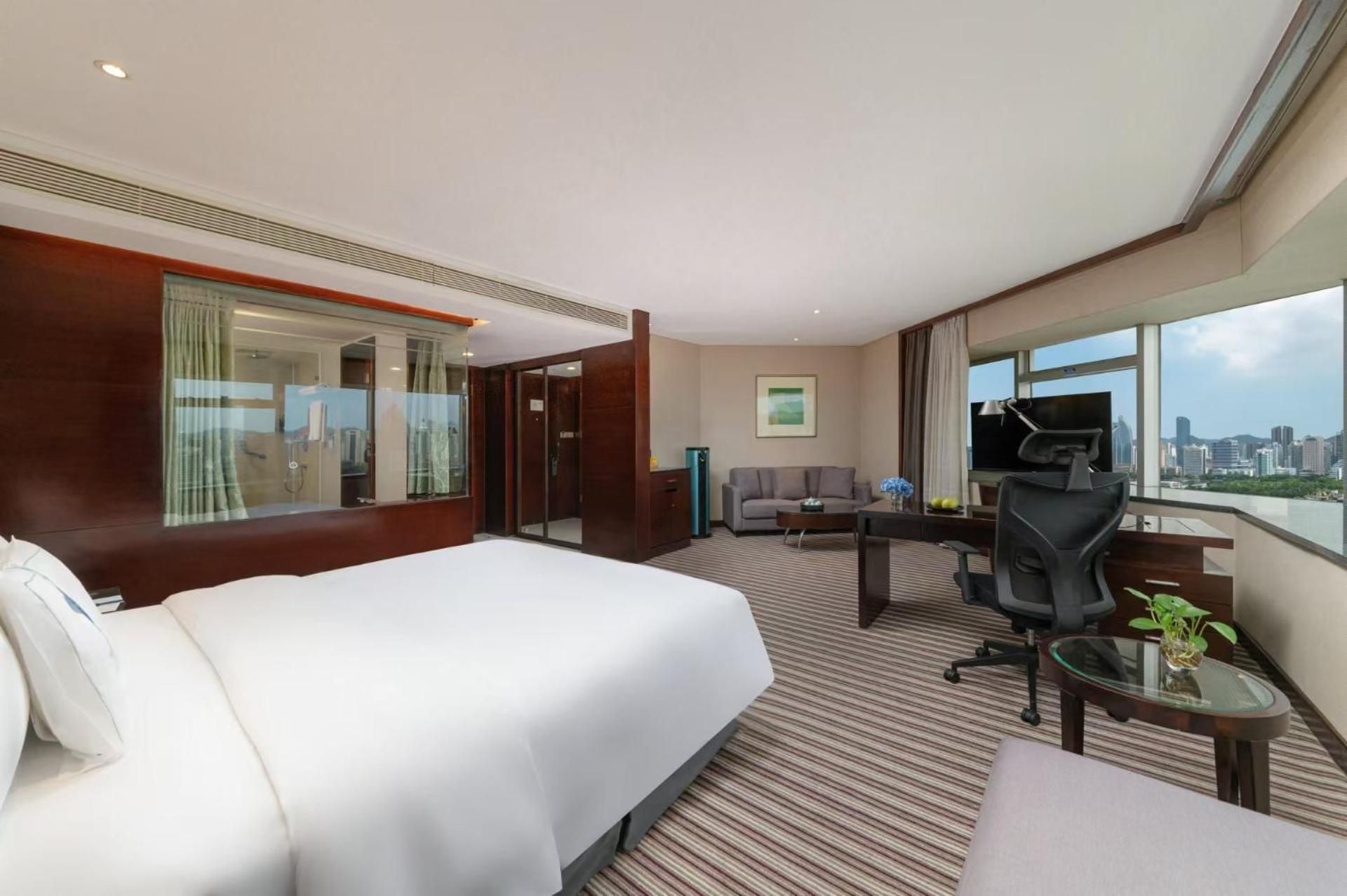 Deluxe King Room with Lake View