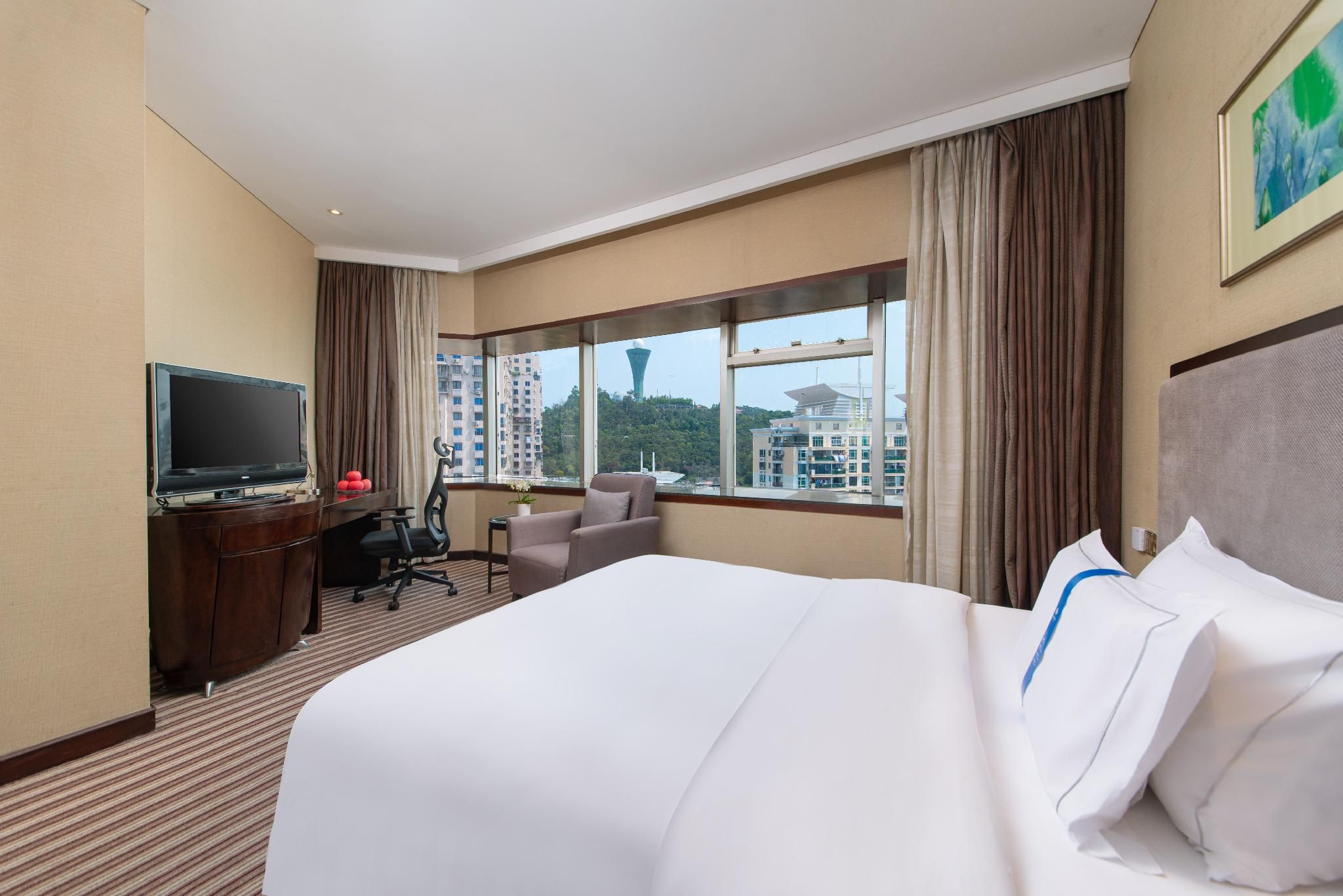 Business King Room