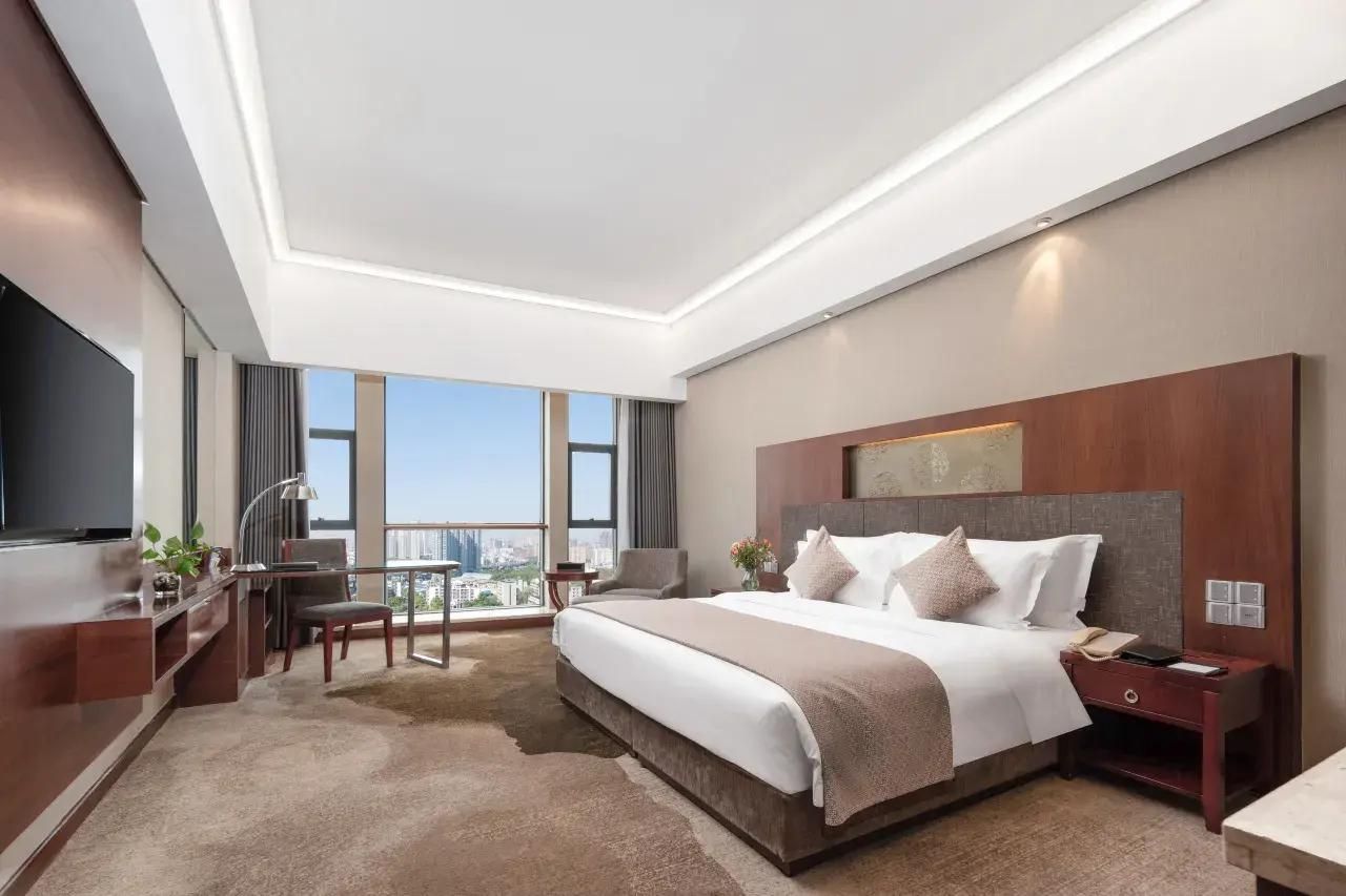 Business King Room