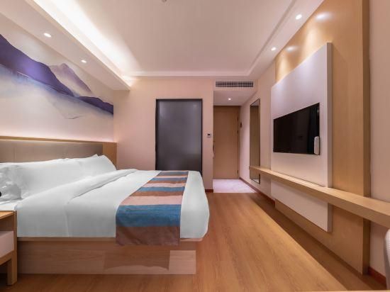 Feature Queen Room