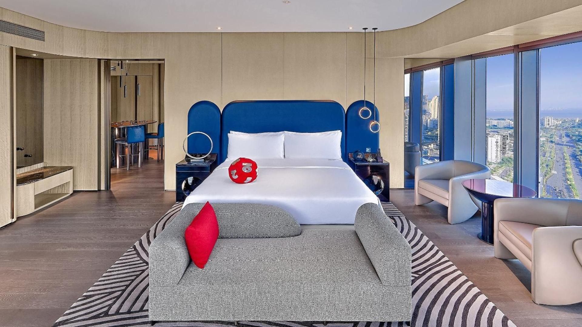 Cool Corner Suite(Free Mini-bar Drinks)