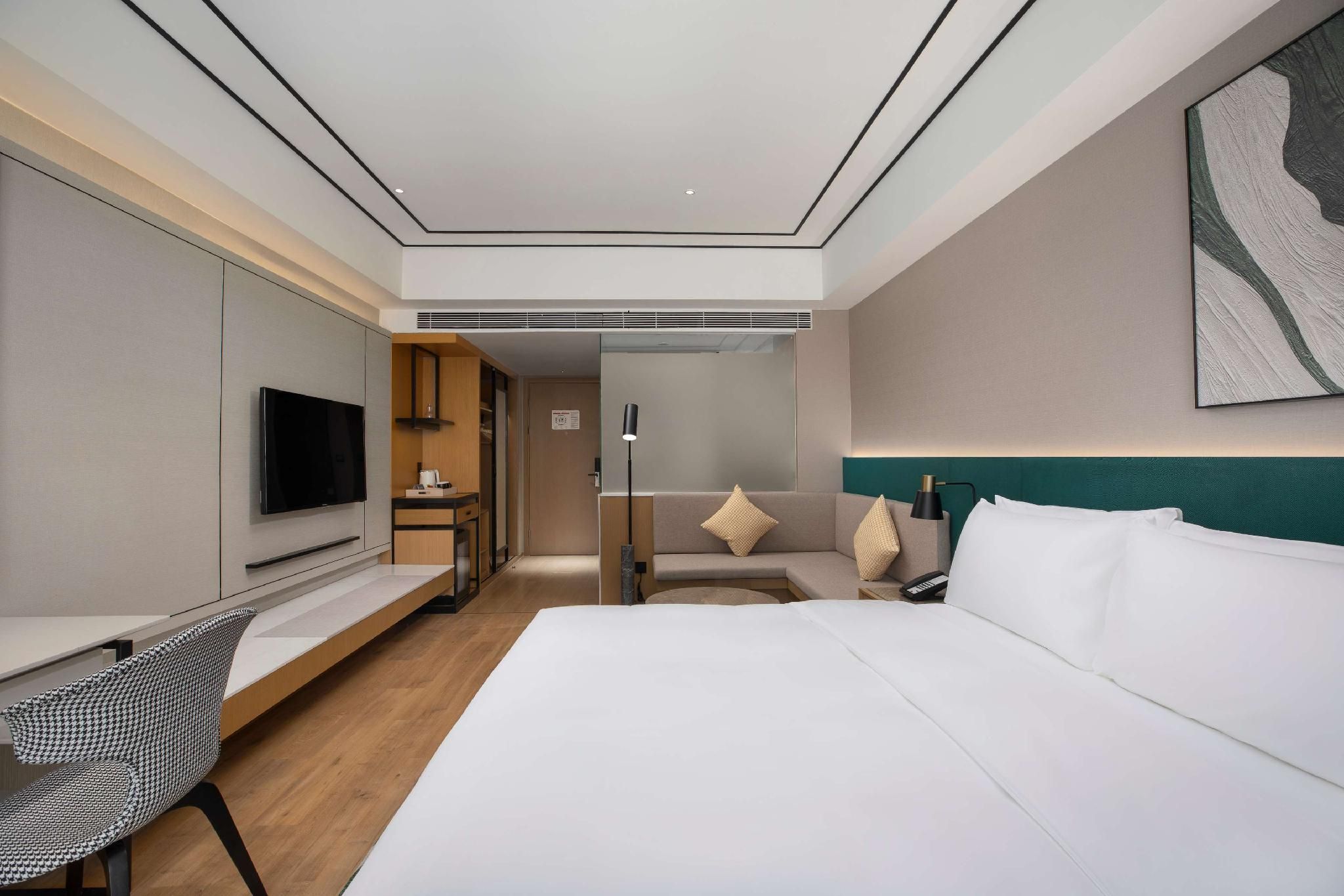 King Accessible Room