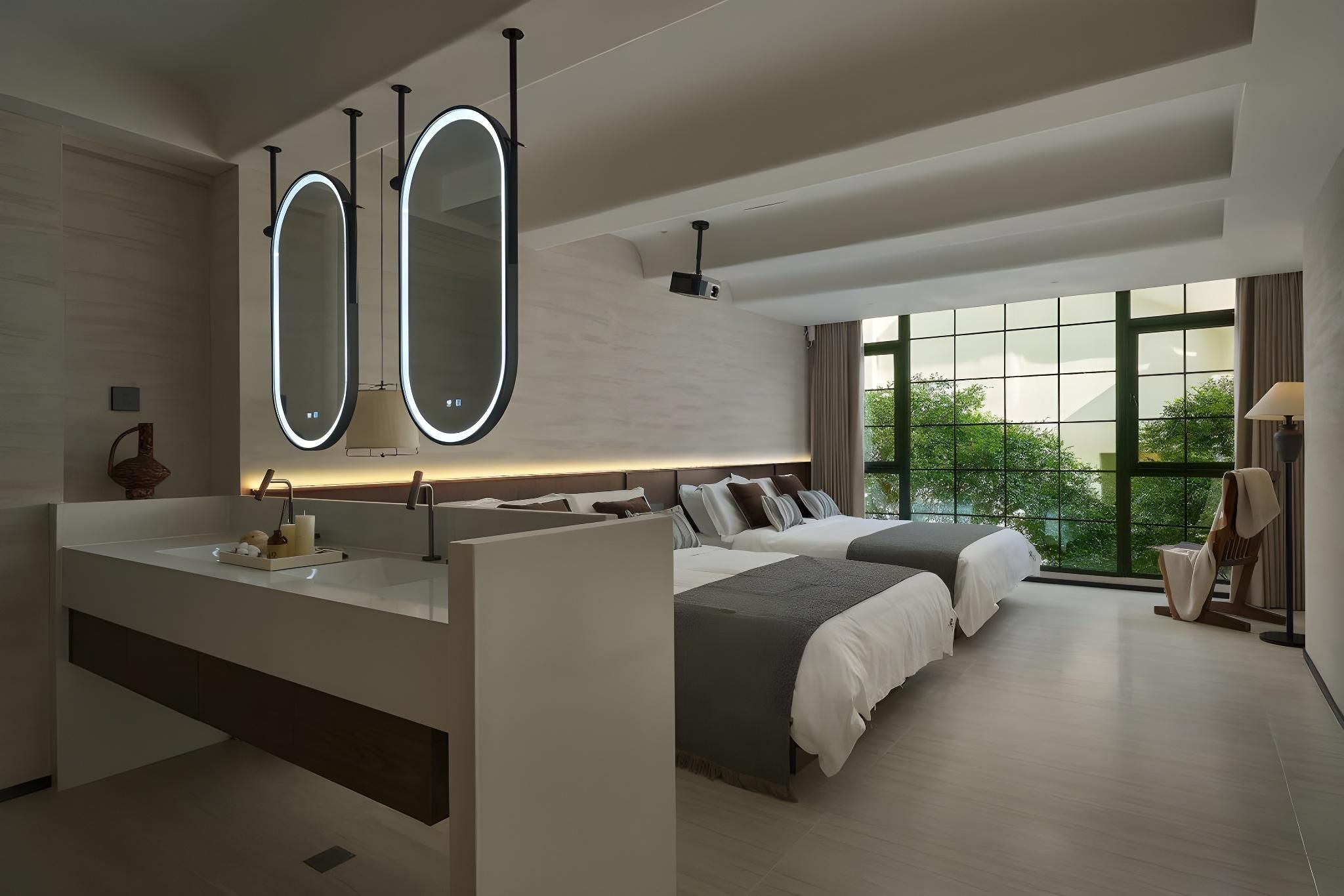 Standard Room with 2 Queen Beds