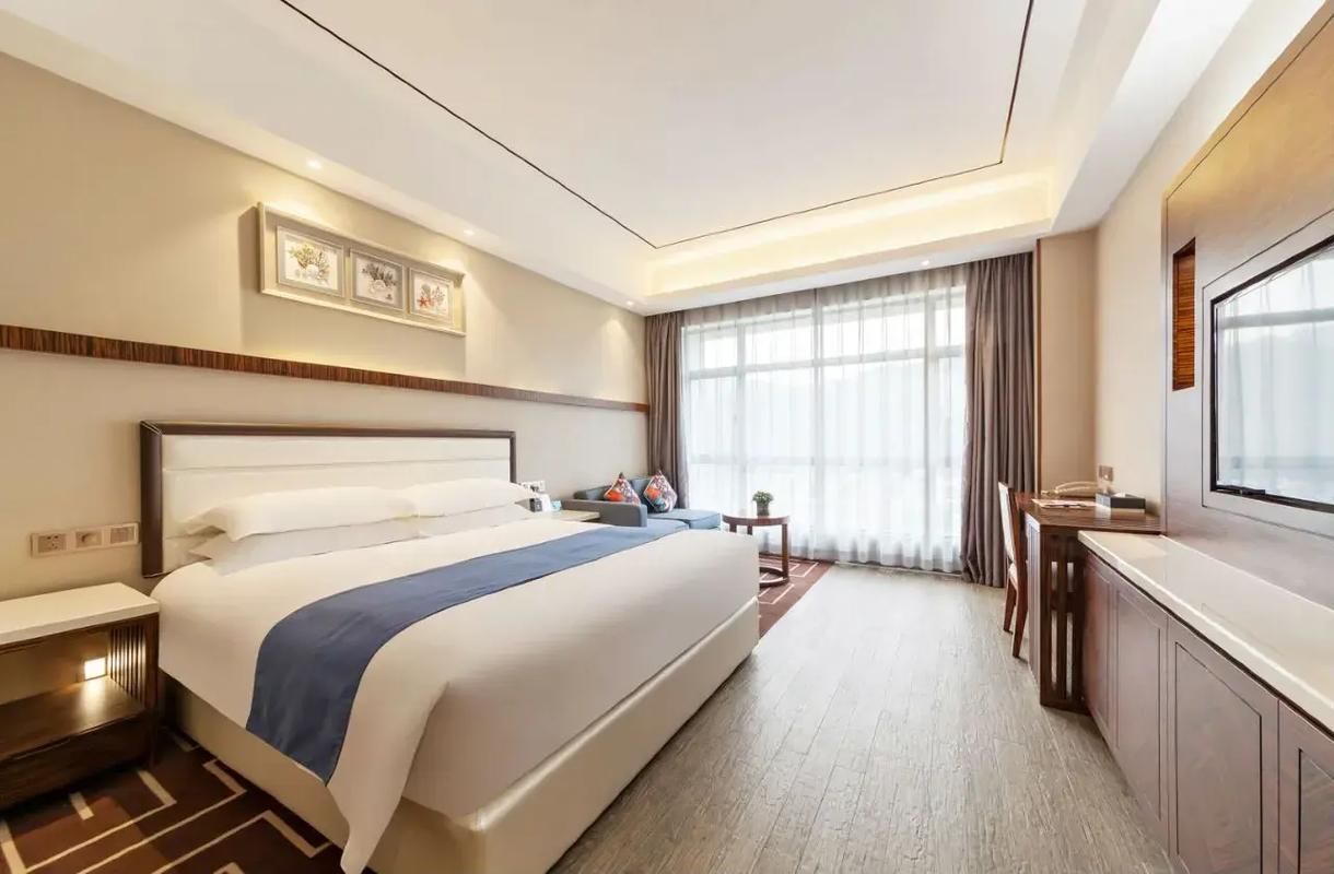 Business King Room