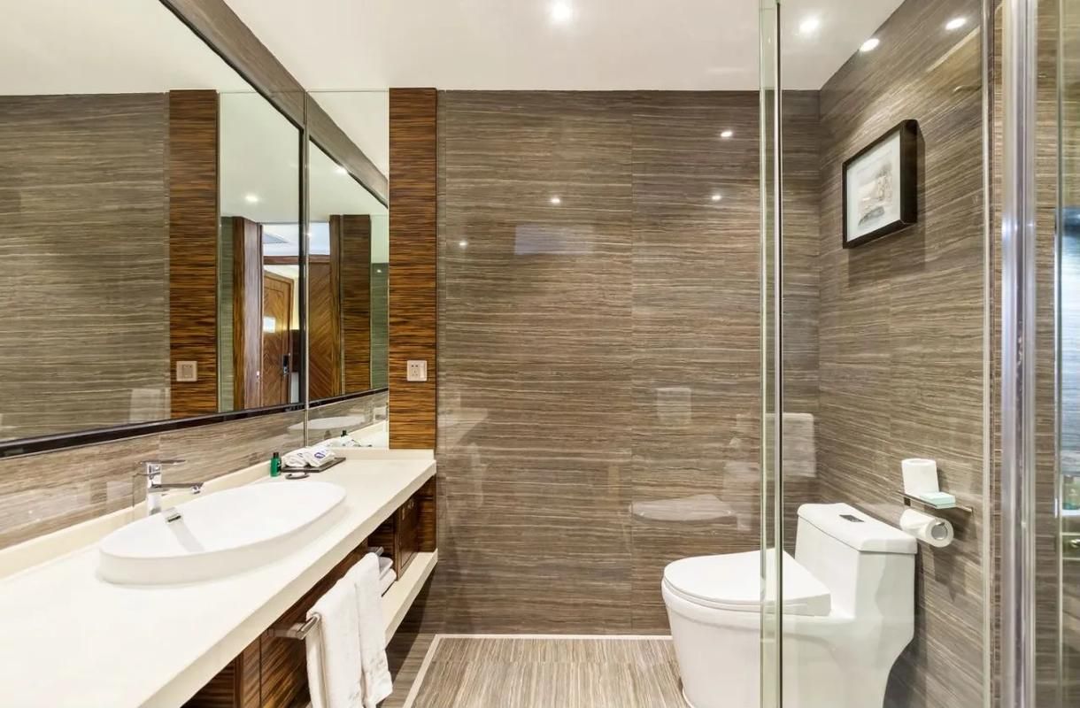 Deluxe King Room with Garden View