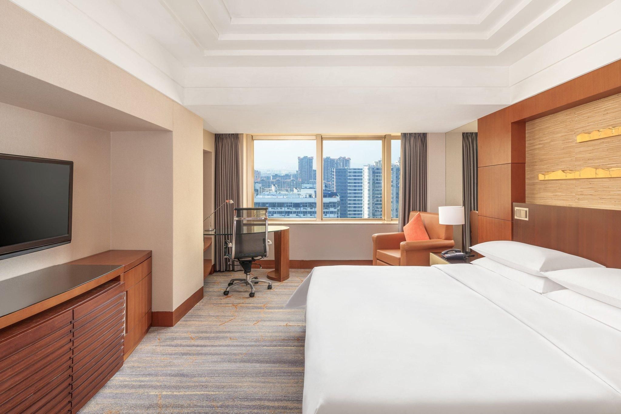 Club level, Guest room, 2 Double, City view, High floor