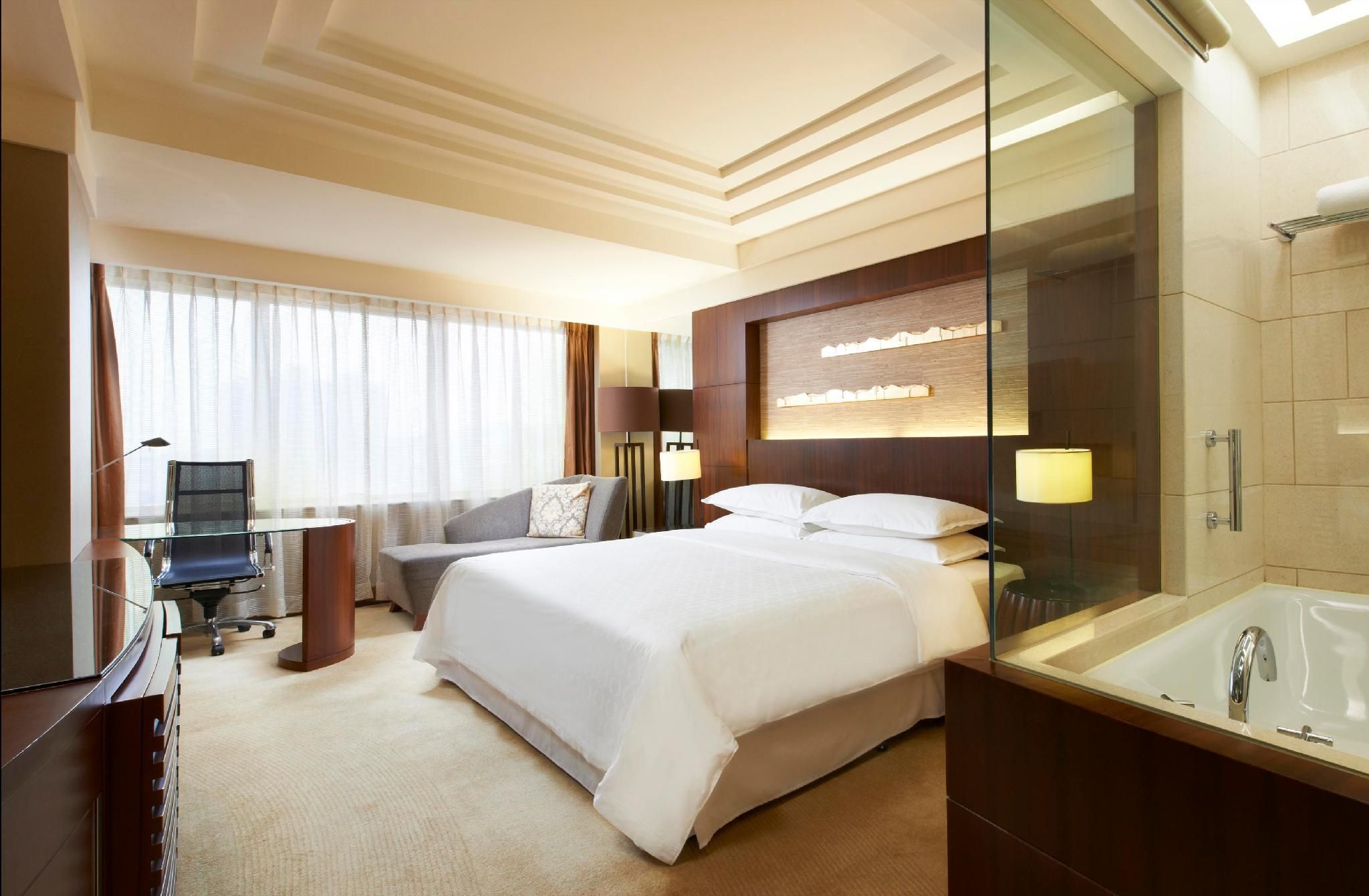 Guest room, 2 Double, City view