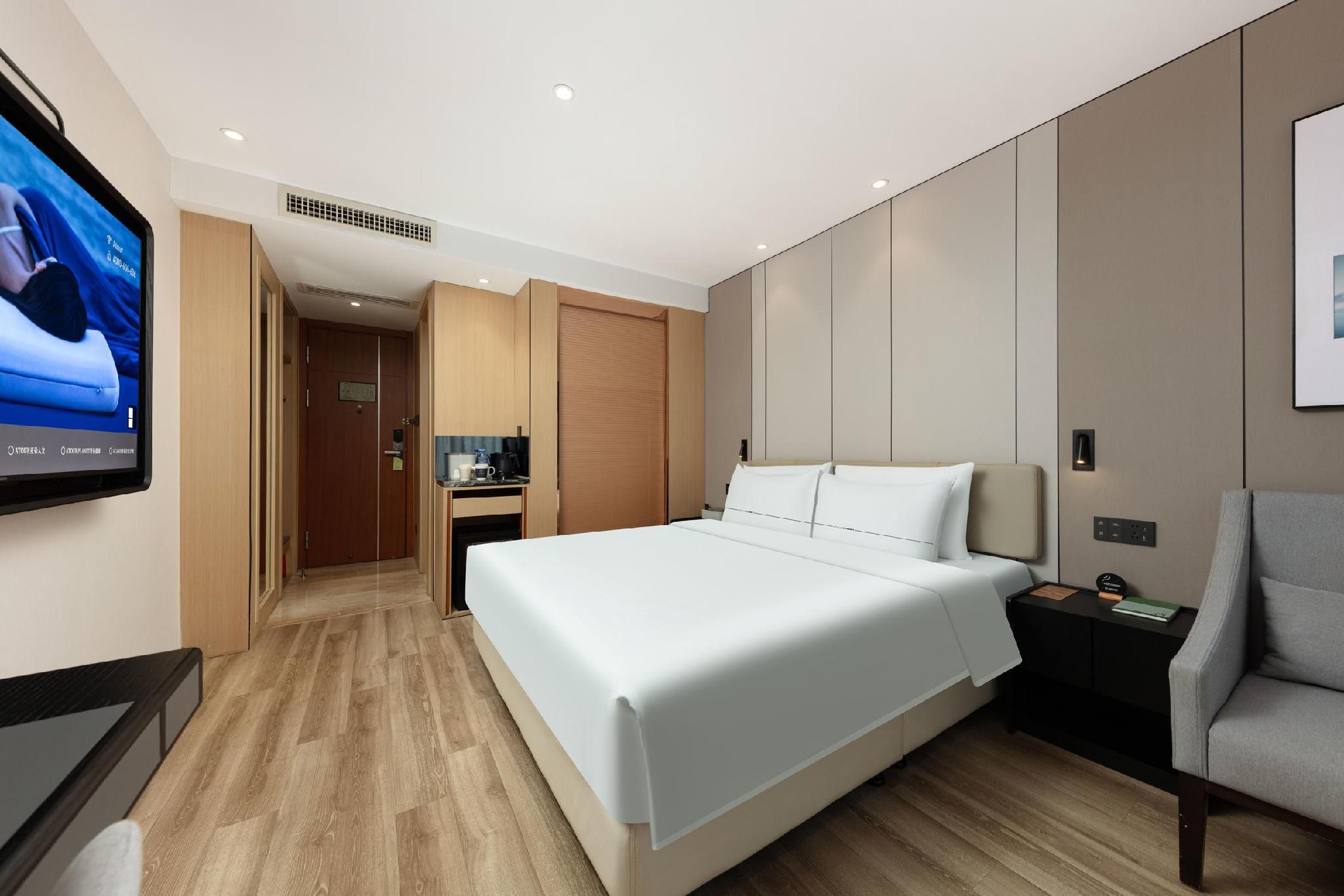 Atour Hotel Xiamen City Government Dongdu Passenger Transport Terminal Atour - Superior 1 Bed Room, Mountain View