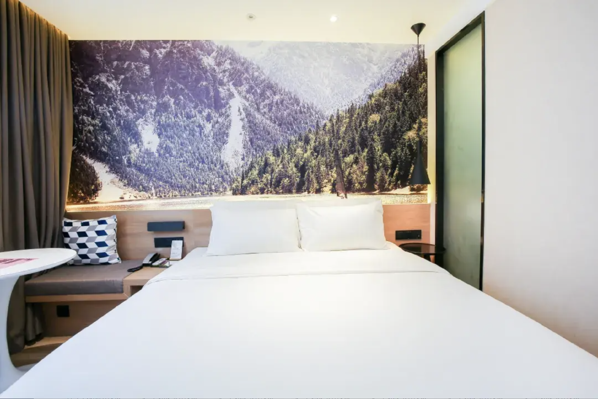 Comfort Queen Room
