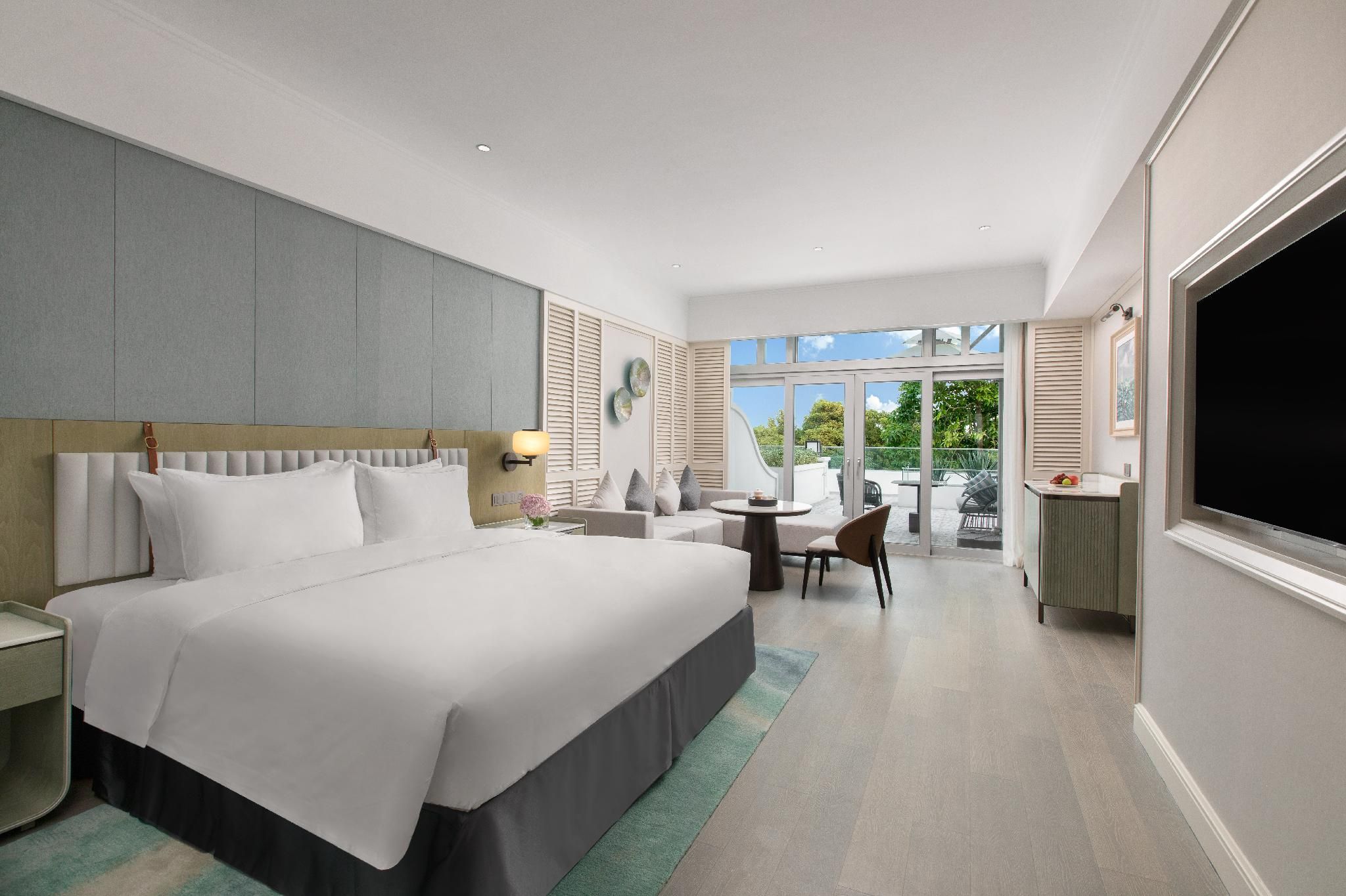 Deluxe Garden View Room with Balcony