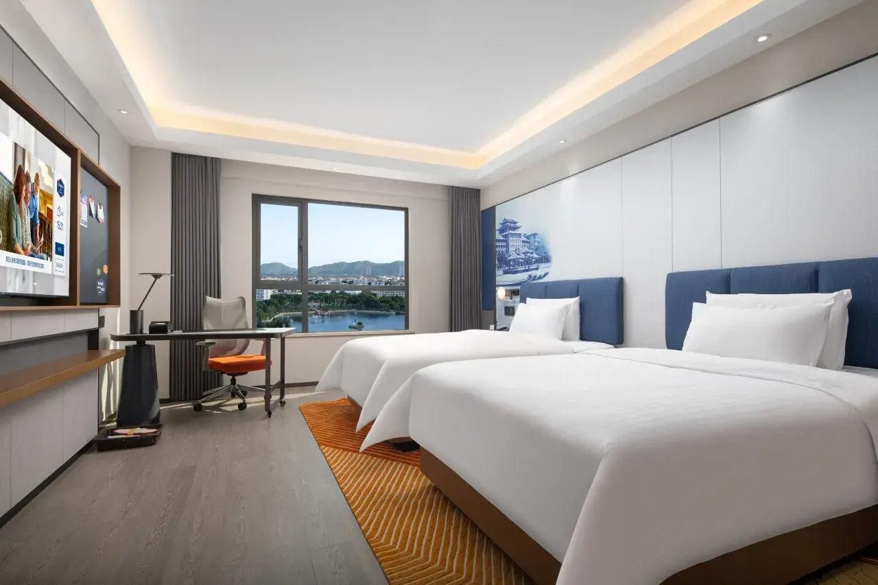 Lake View Twin Room