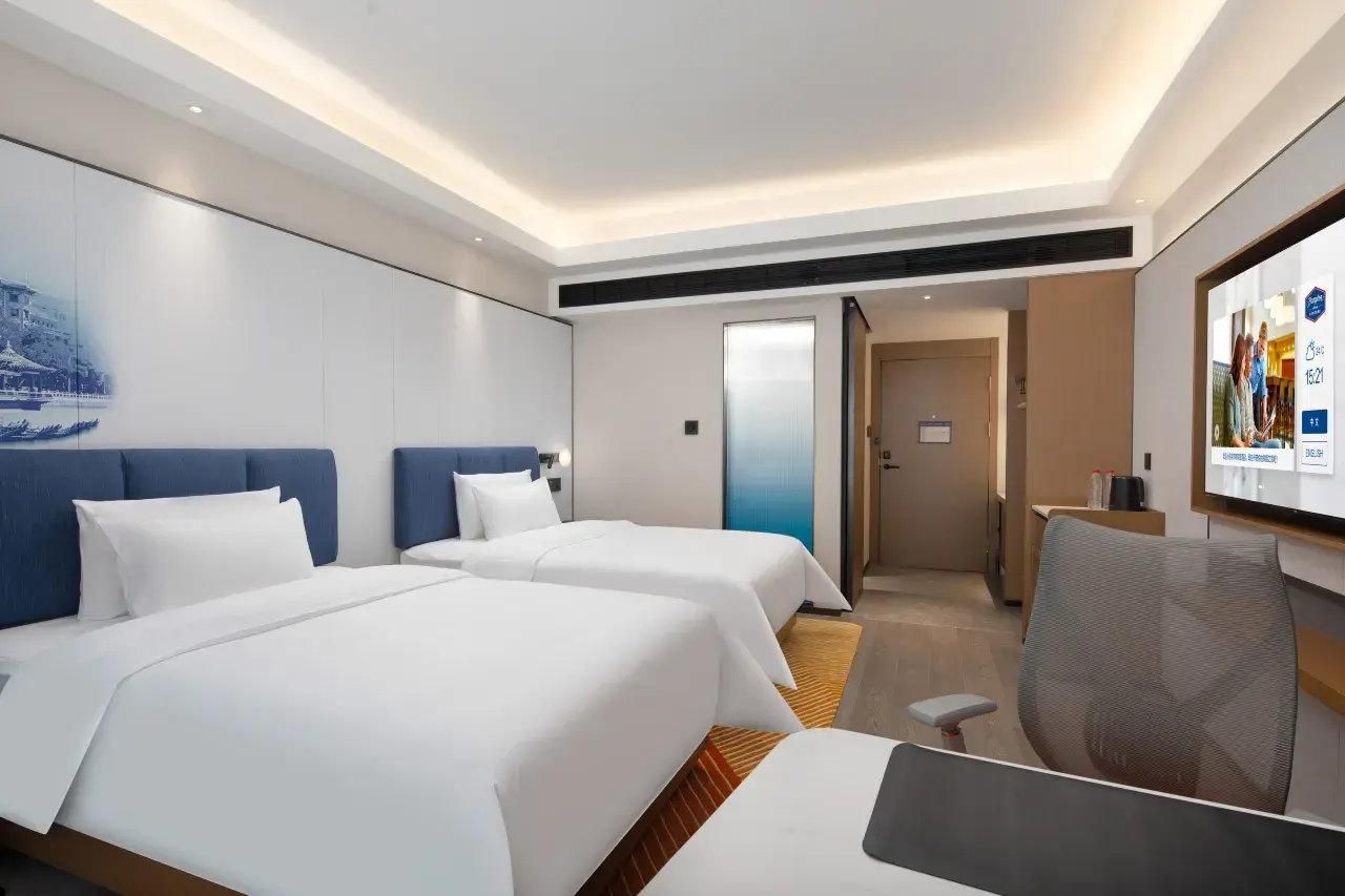 Lake View Twin Room