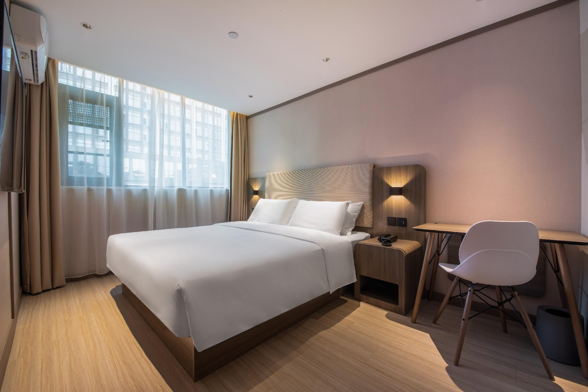Huazhu - Superior BedRoom
