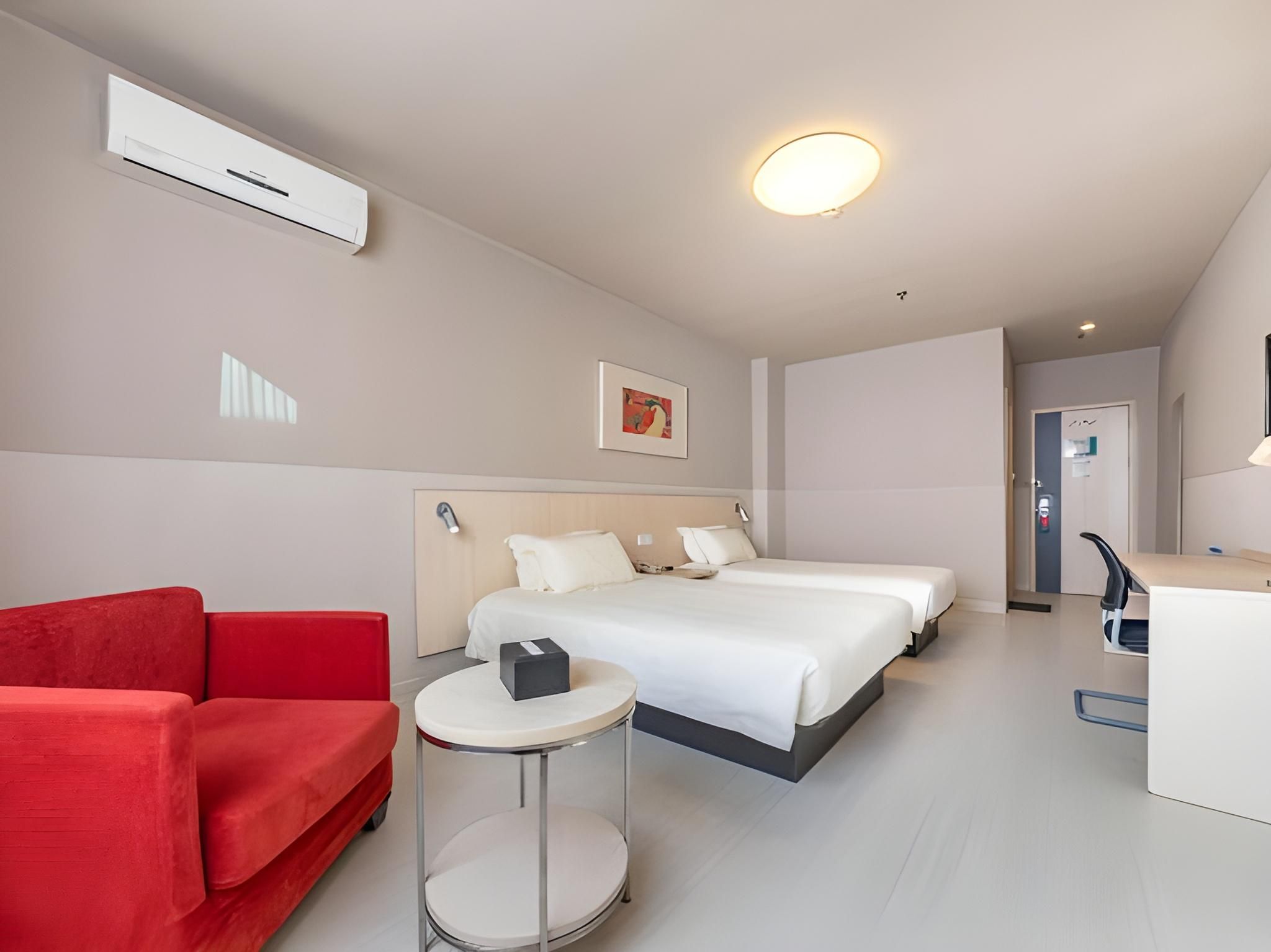 Business Standard Room B