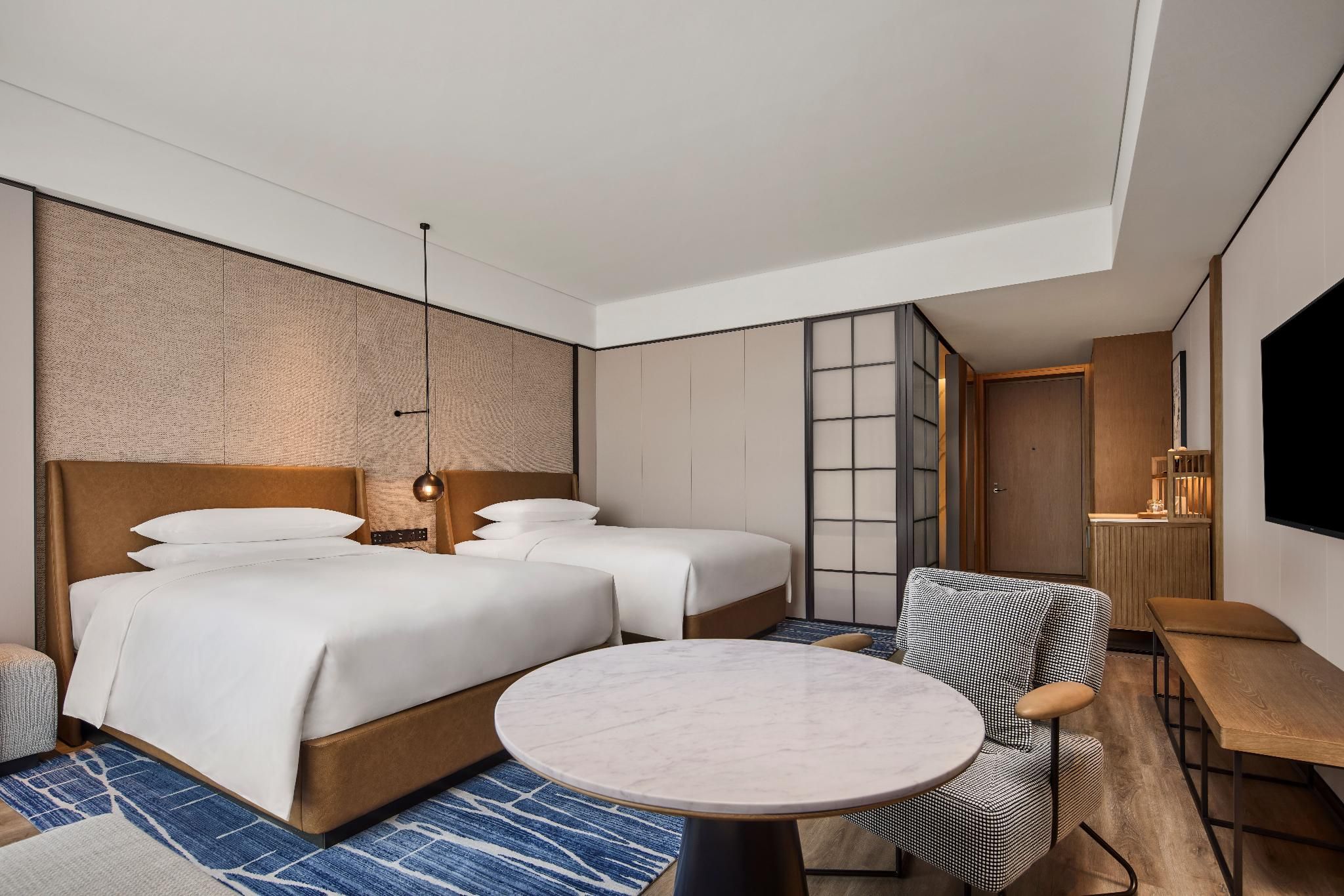 Club Bay View Double, Club lounge access, Guest room, 2 Double, Bay view