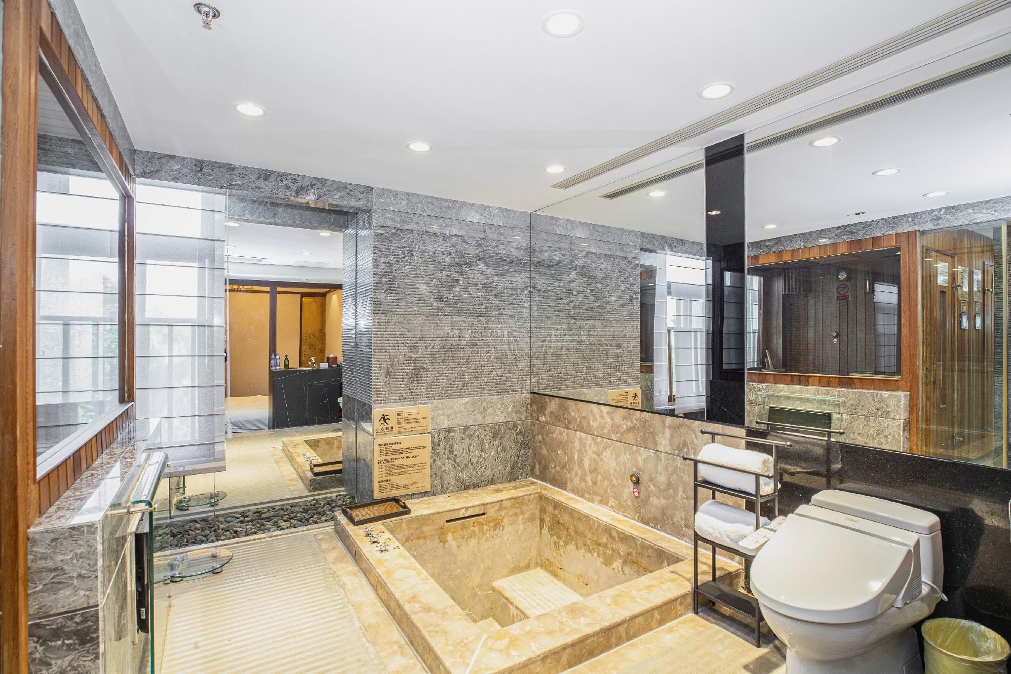 Deluxe Hot Spring Room