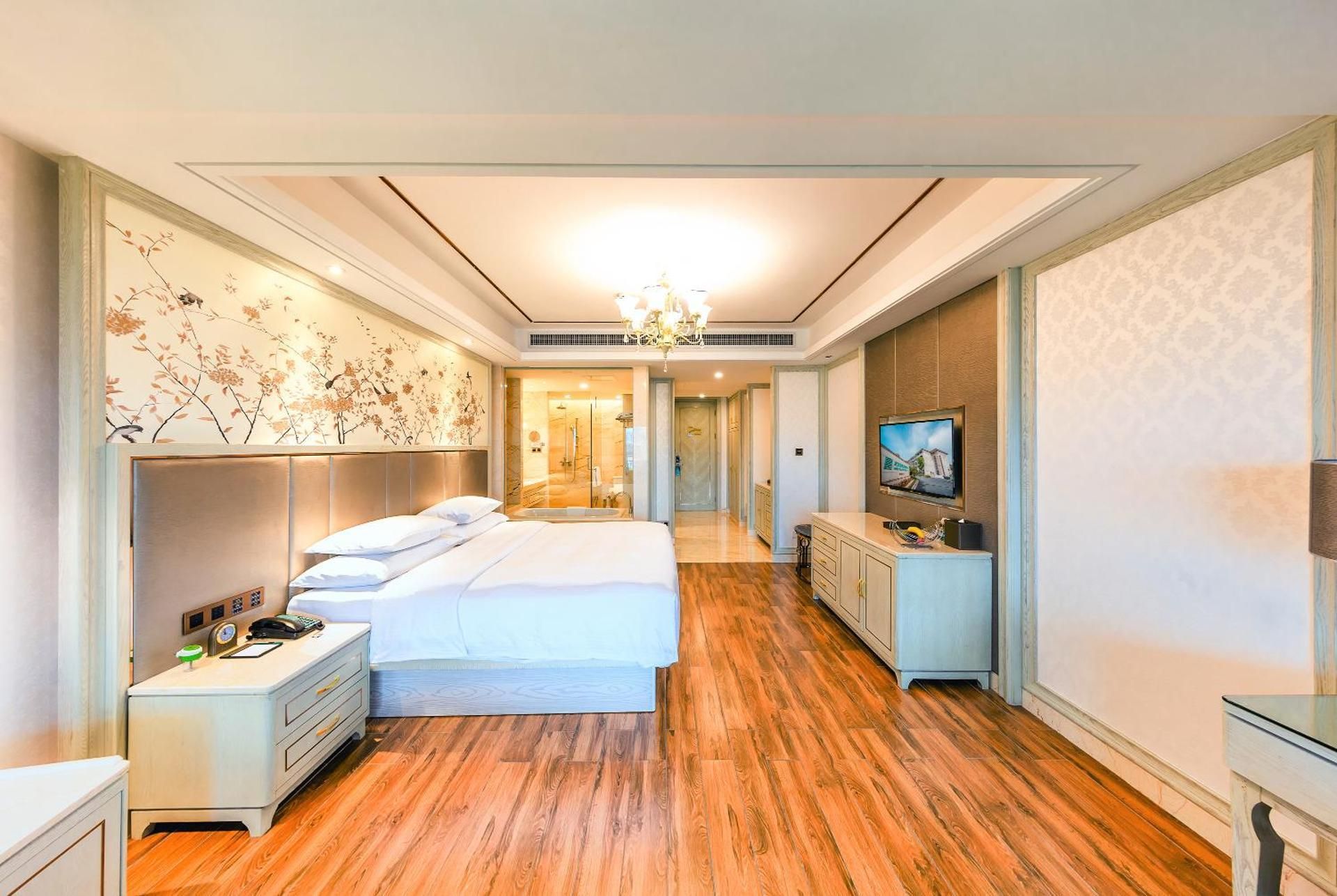 Superior king room with garden view