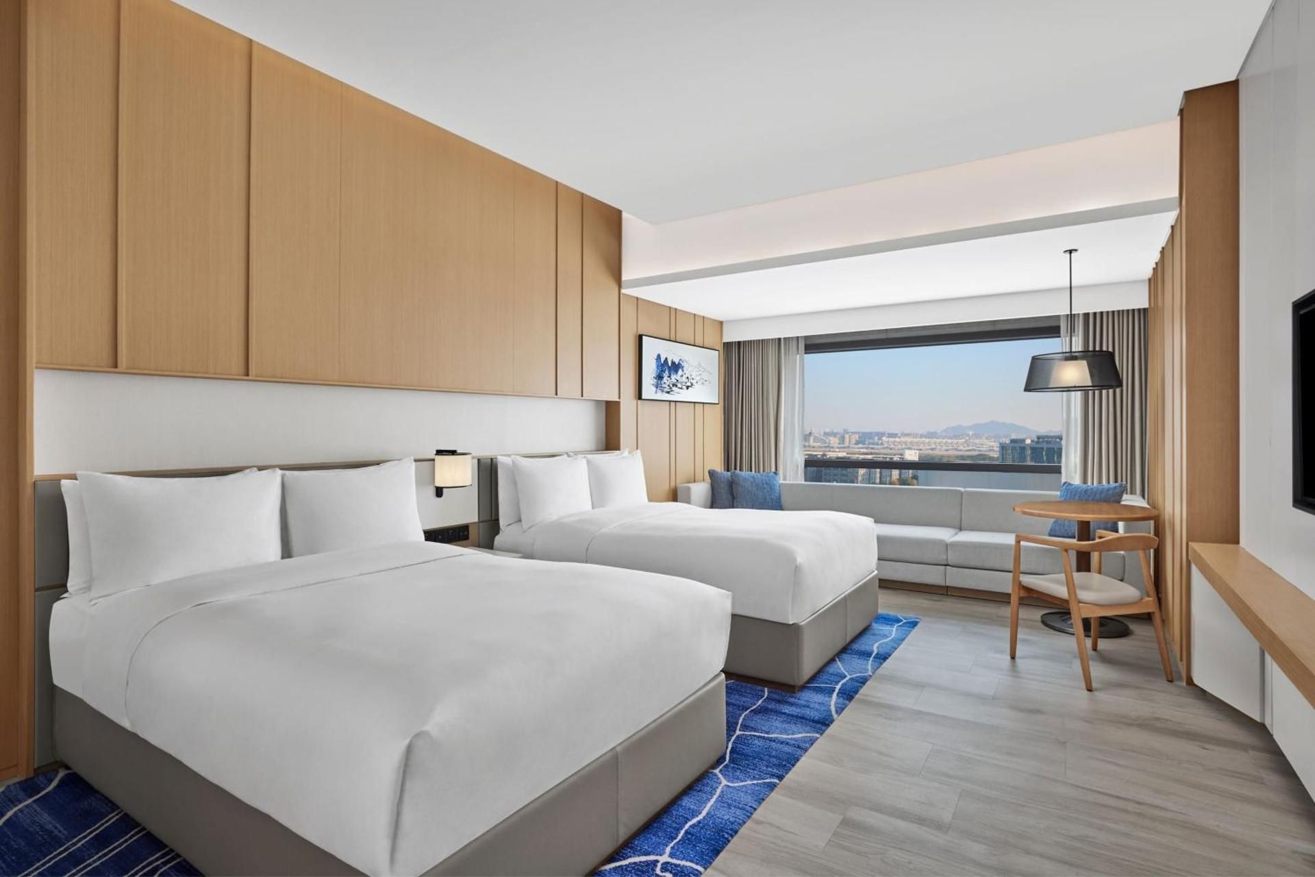 Deluxe Guest room, 2 Double, City view