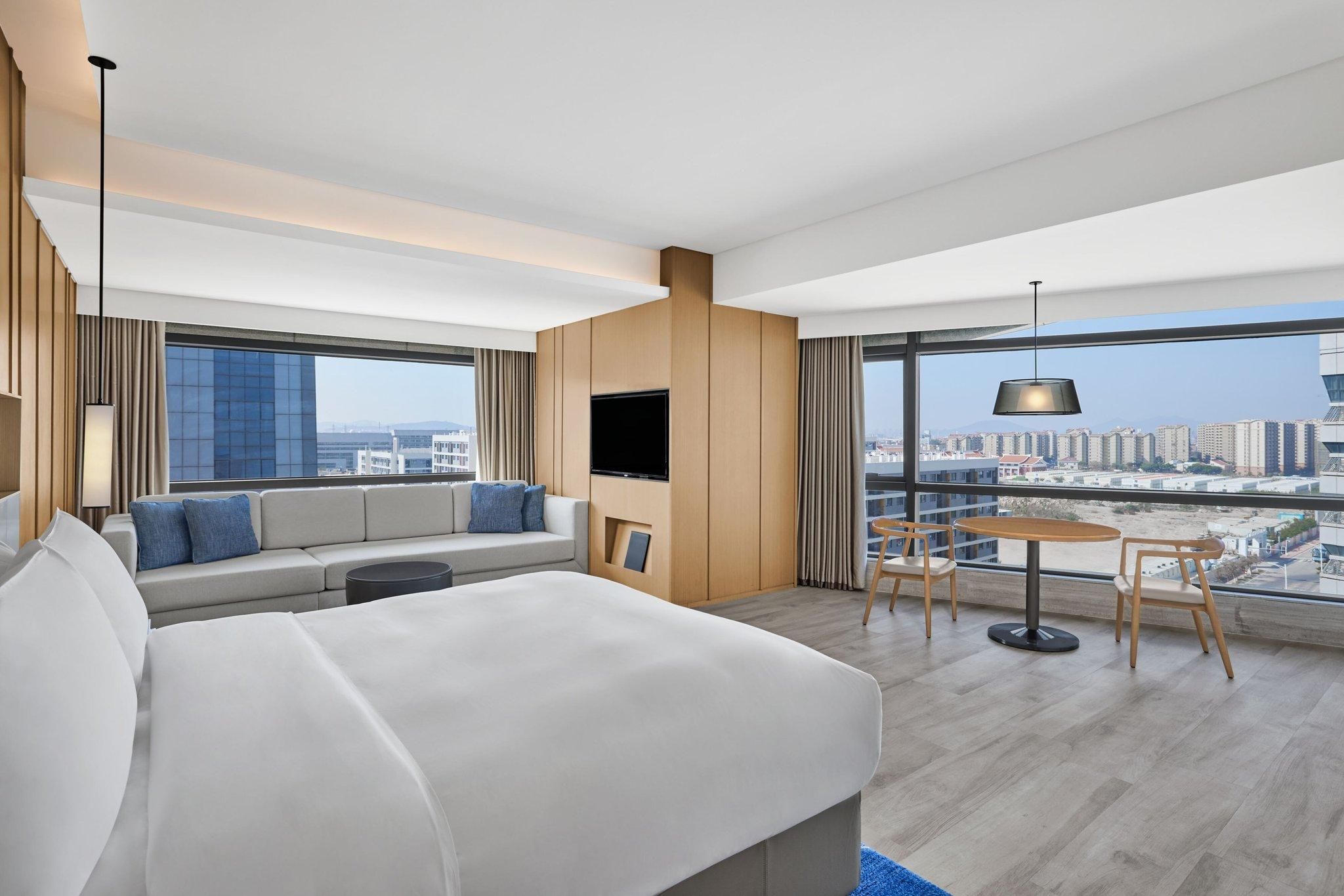 Executive Premier, Guest room, 1 King, City view