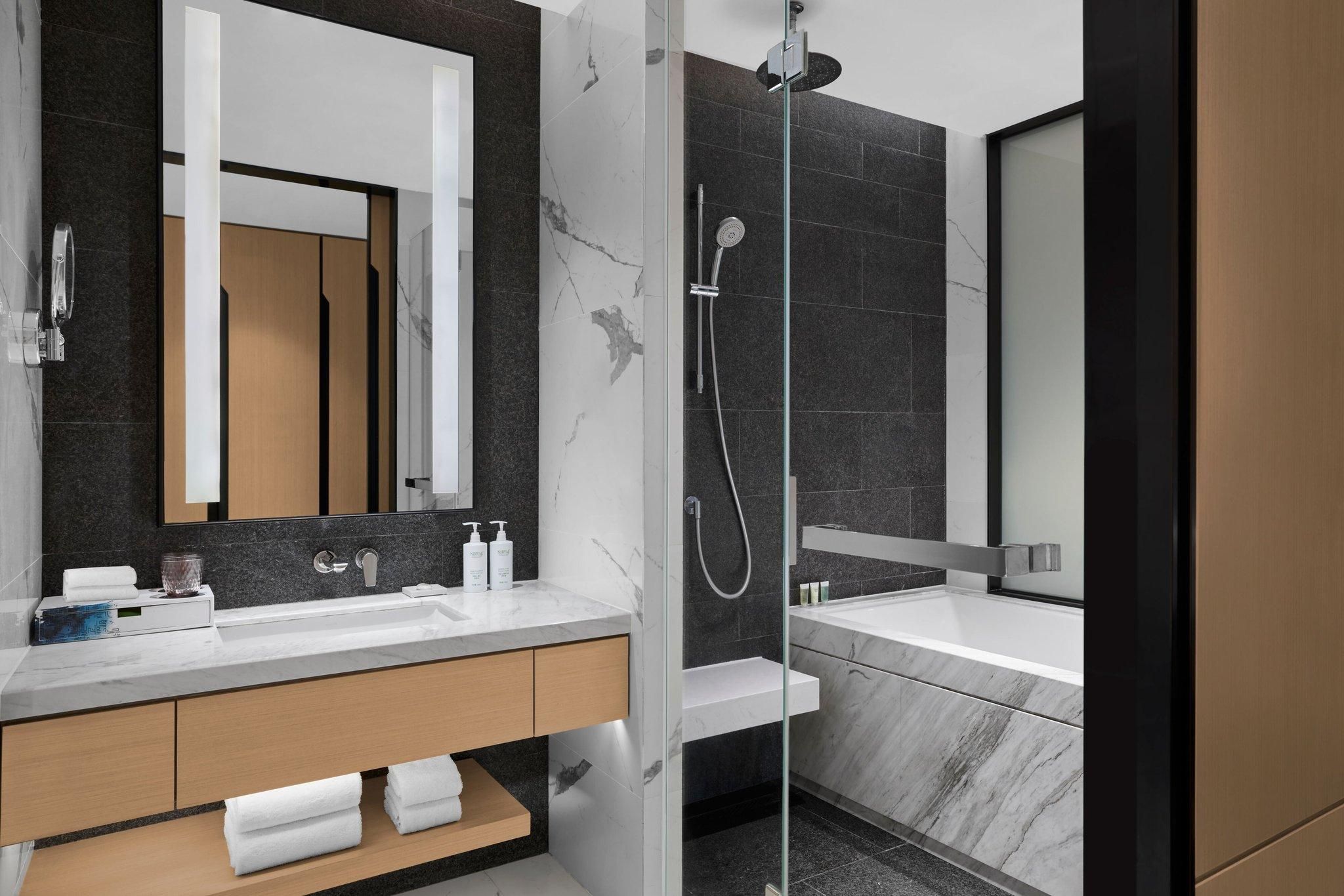 Executive Suite, 1 King, City view