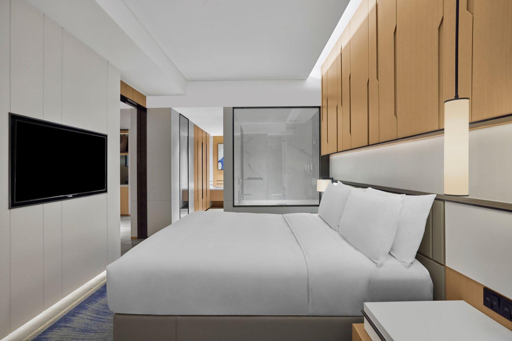 Executive Suite, 1 King, City view