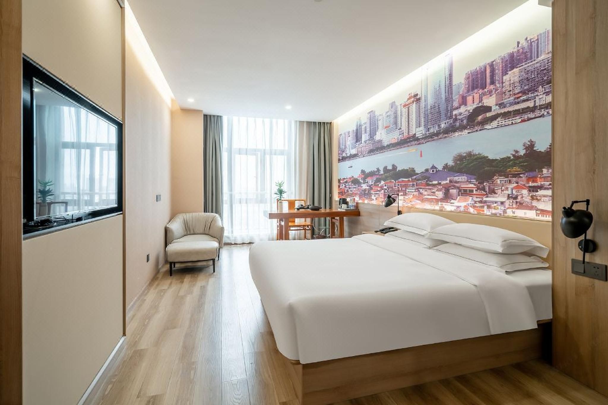 Business Queen Room