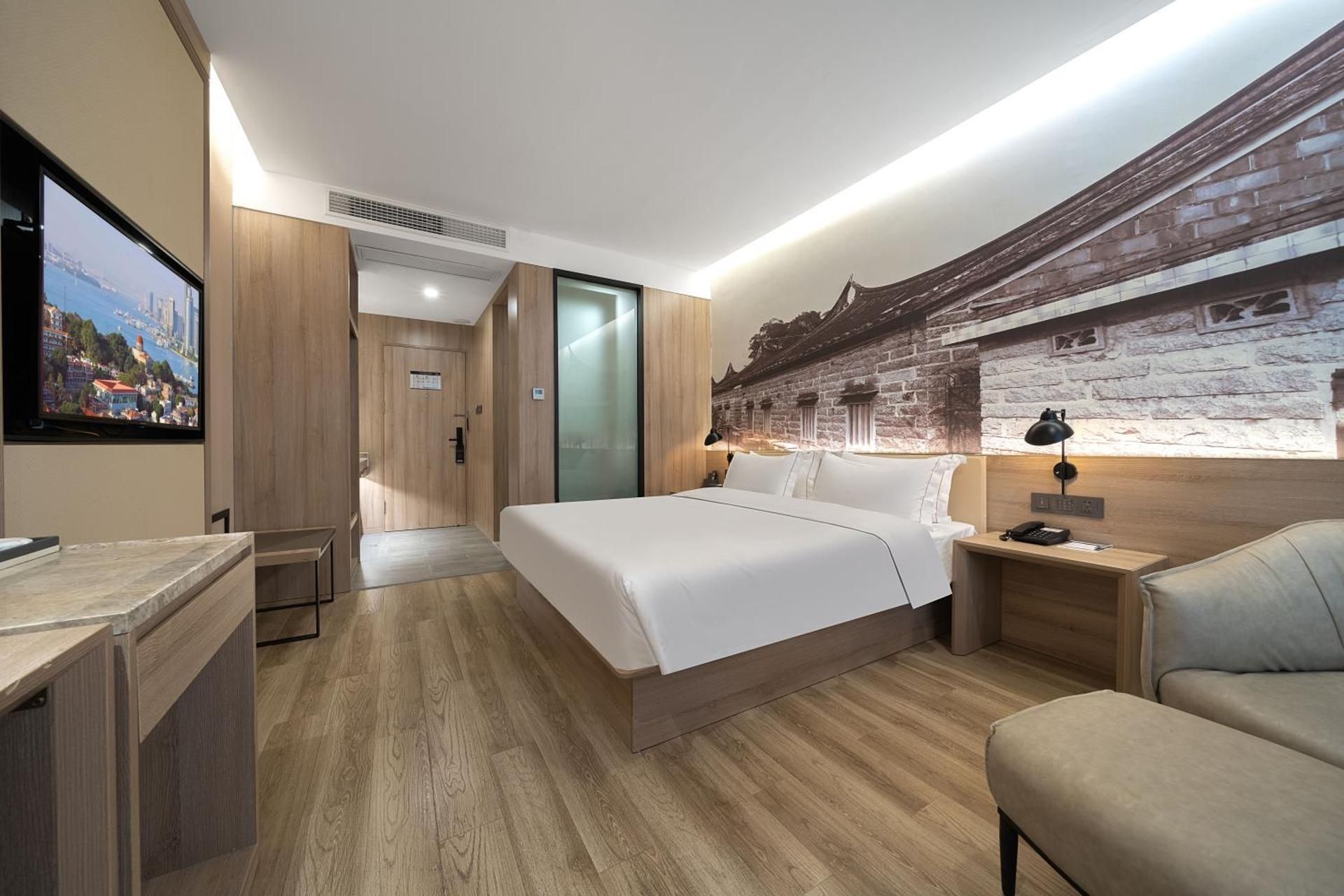 Queen Room
