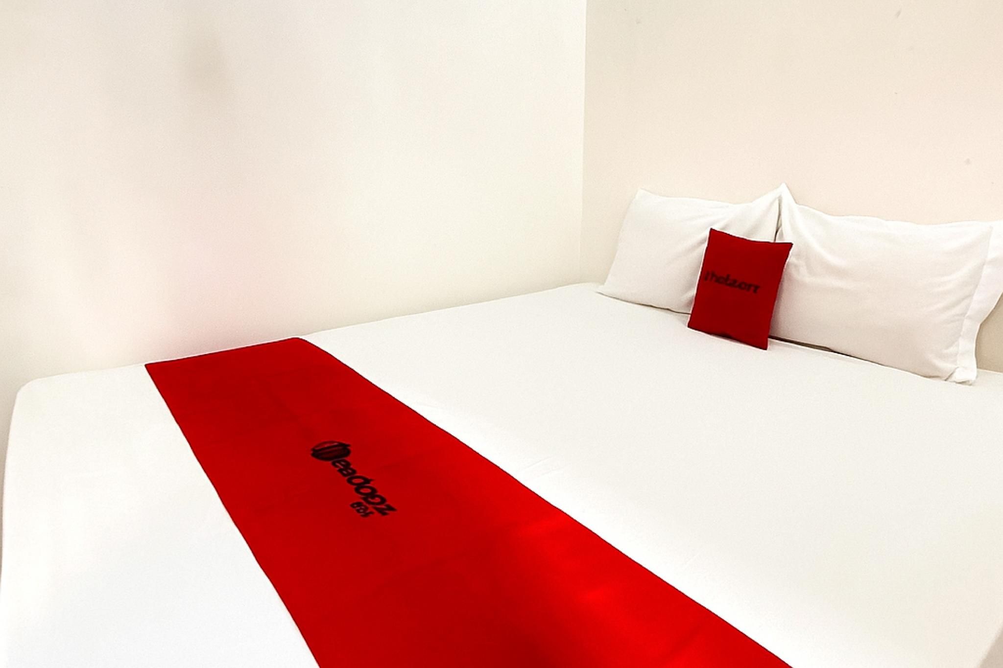 RedDoorz near Terminal Baru Pasuruan Standard Room 3