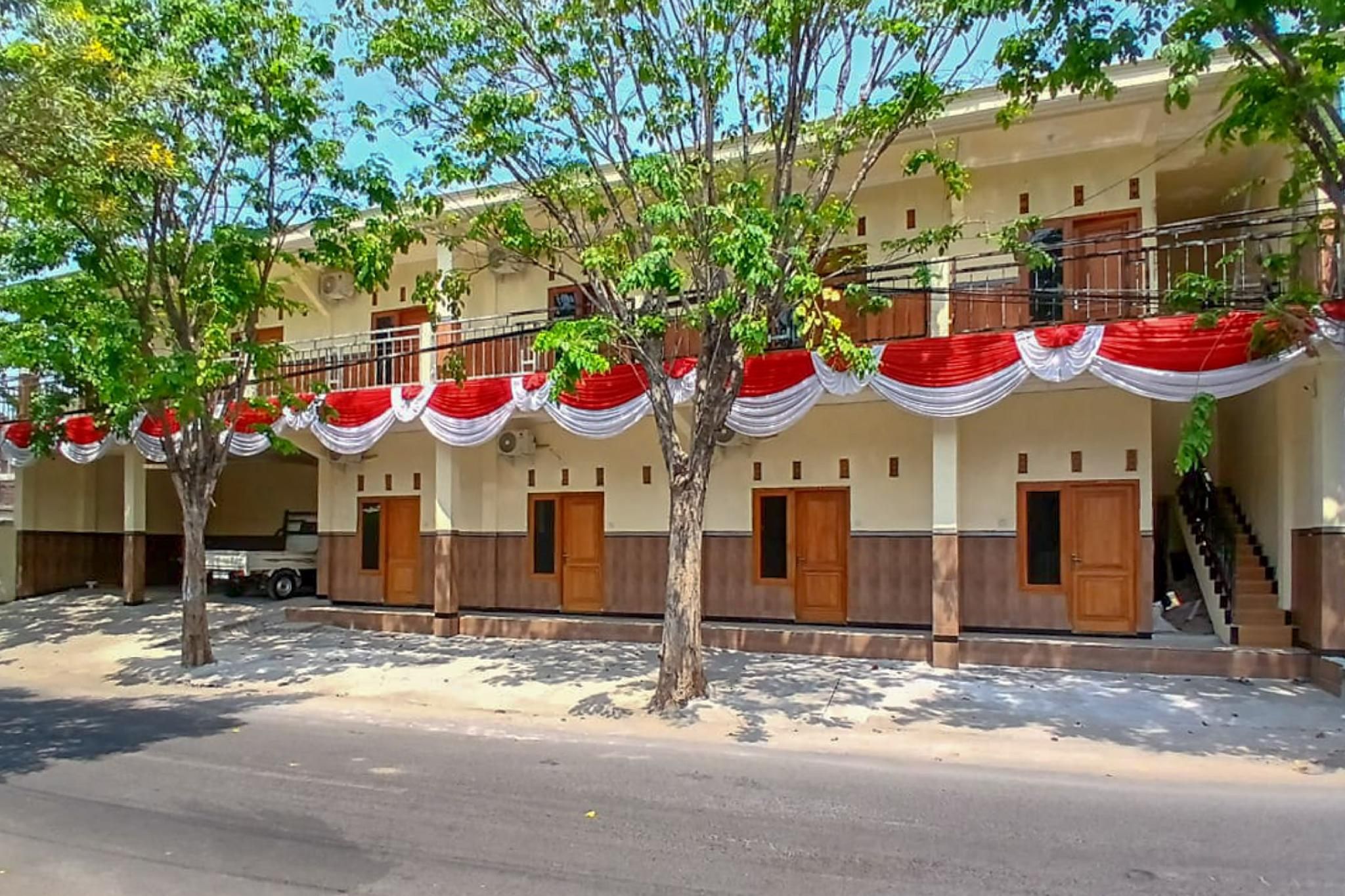 RedDoorz @ Dien Homestay Syariah Alun-alun Pasuruan