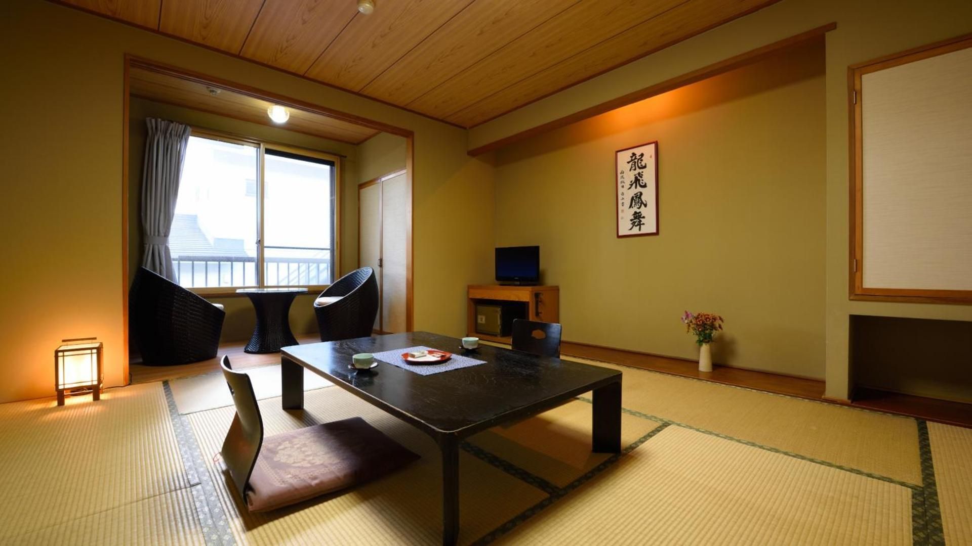 Twin Room with Tatami Area And Shared Bath