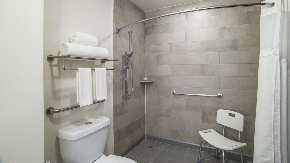 Standard Room, 1 King Bed, Accessible