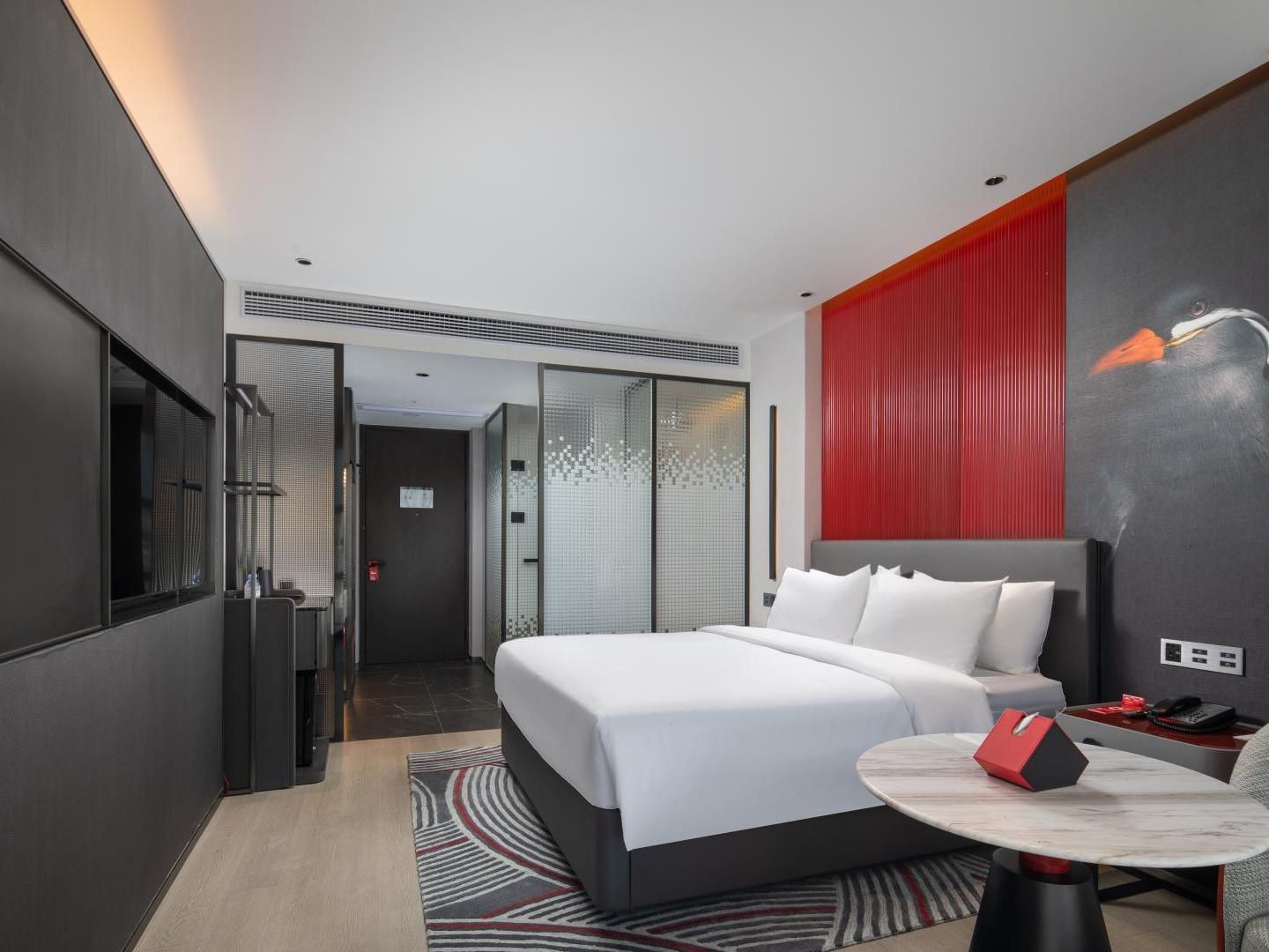 Raddisson RED Wuxi NanChang Street and Grand Canal WH - RED Deluxe Room - King Bed