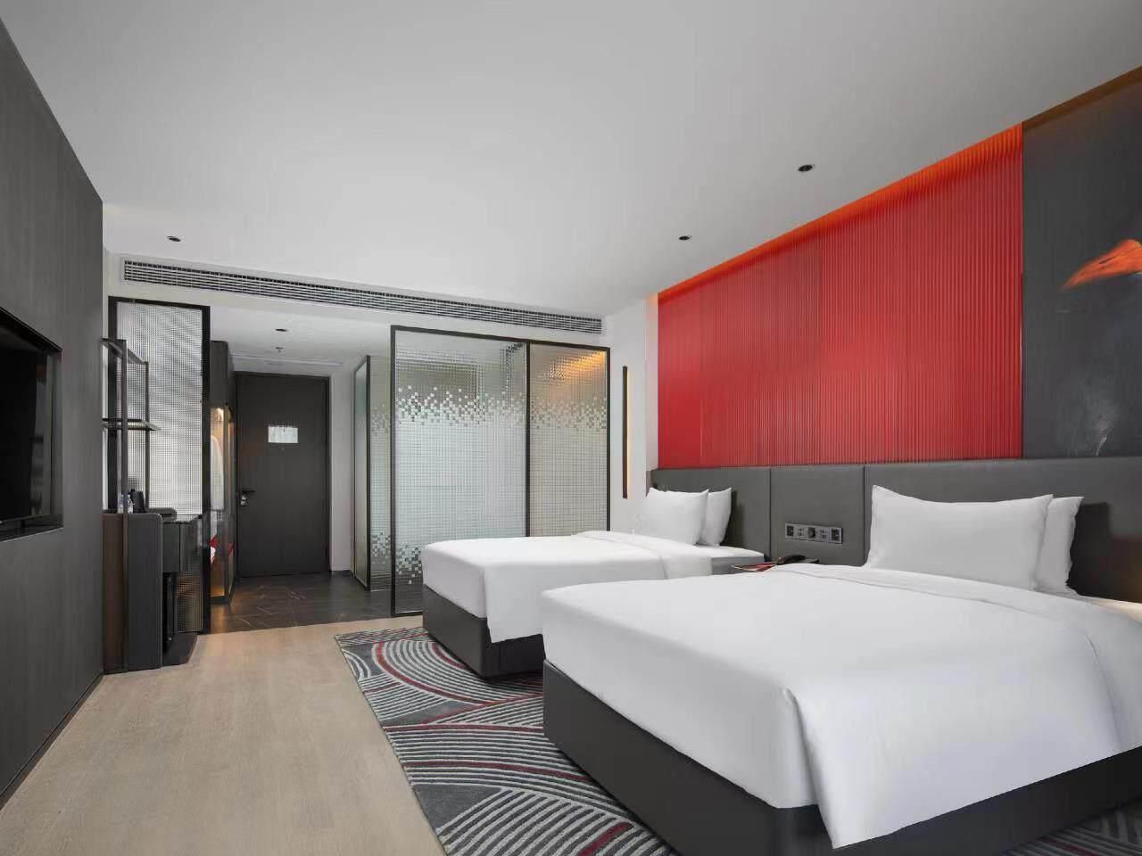 WH - RED Deluxe Room - Twin Bed