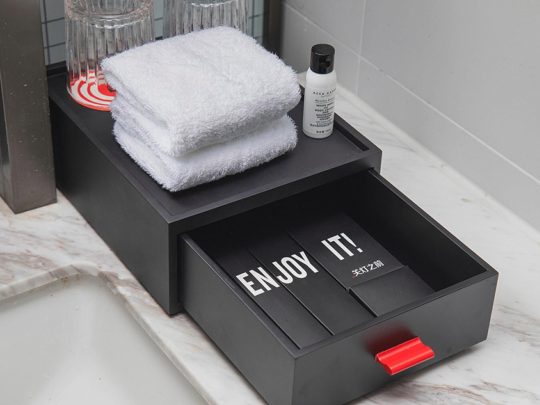 WH - RED Superior Room - Twin Bed