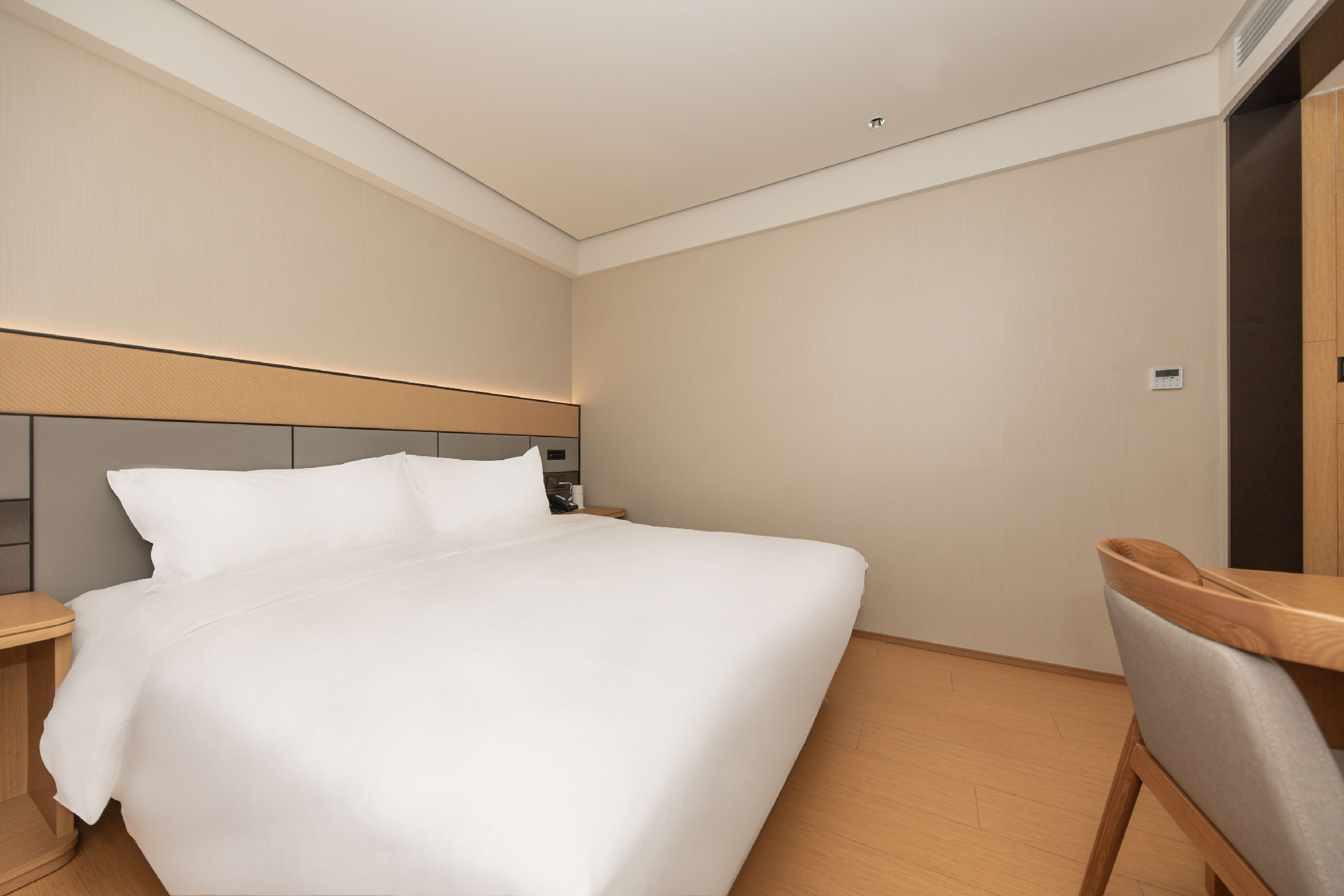Queen Room A