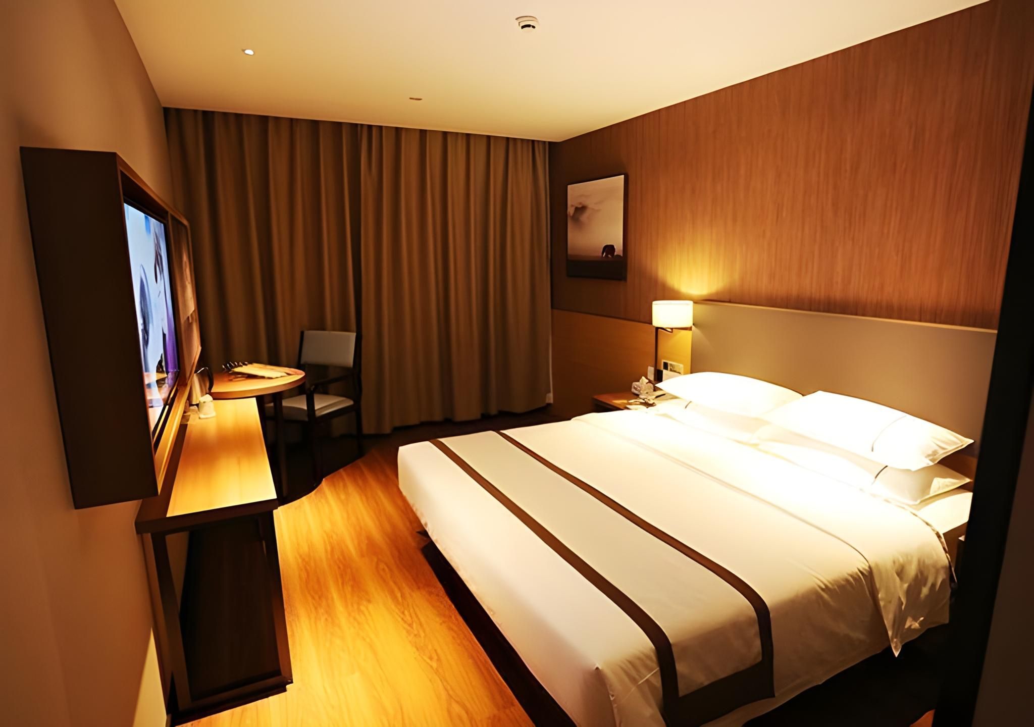 Business Queen Room