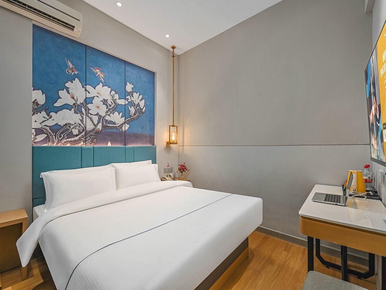 WH - Deluxe Bed Suite