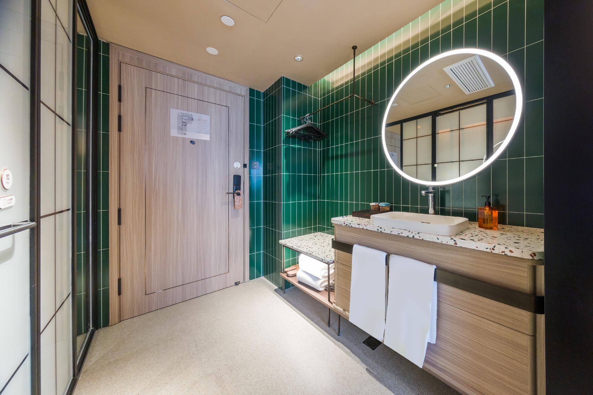 Huazhu - California Sunshine Deluxe 1 Bed Room