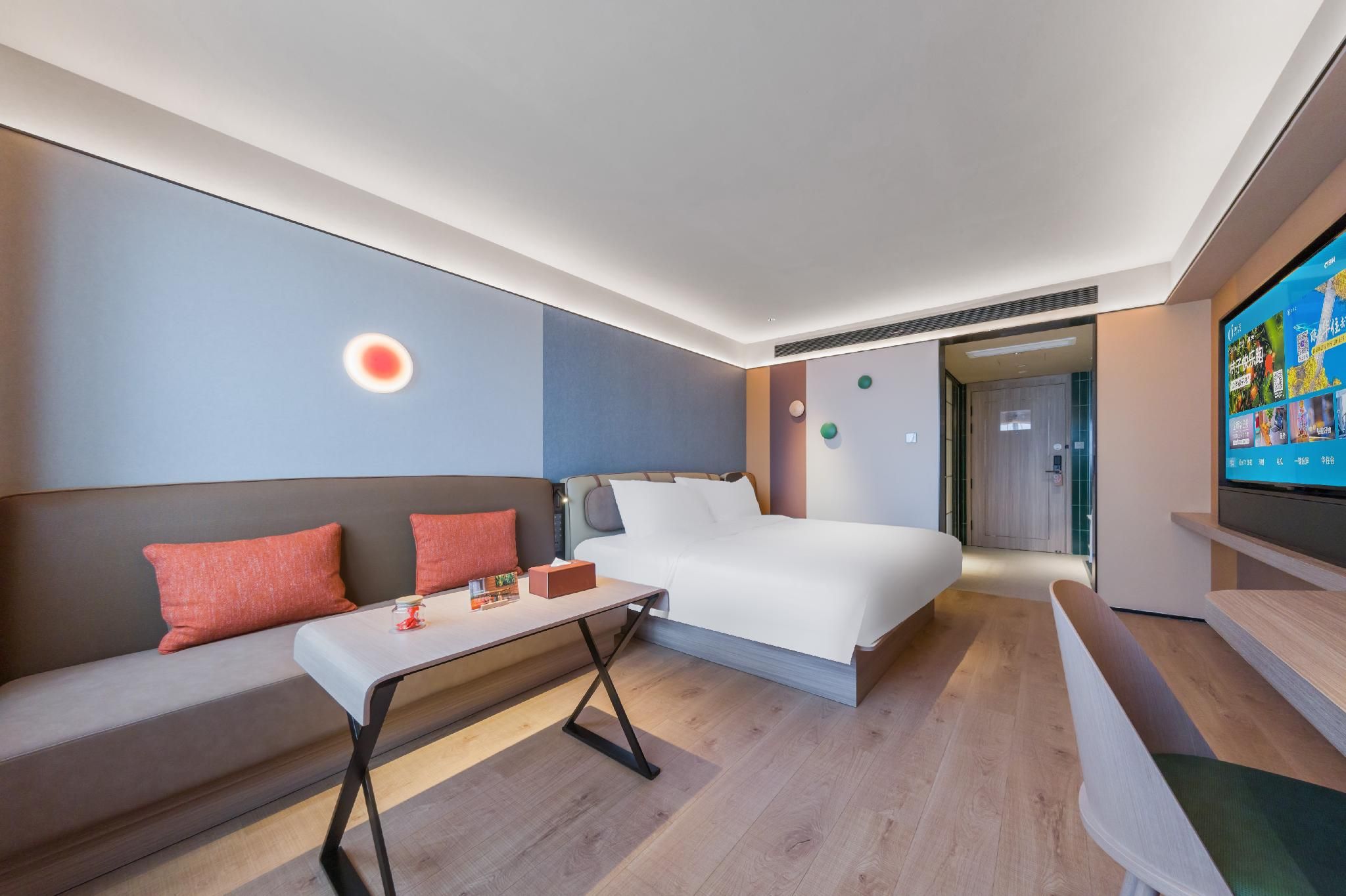 Huazhu - California Sunshine Deluxe 1 Bed Room