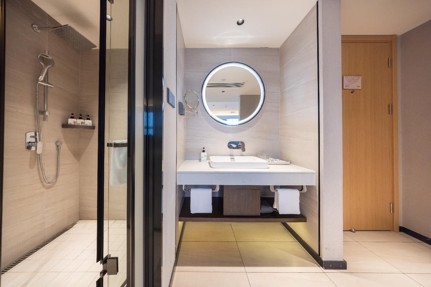 Dossen - Zhineng Deluxe Bed Room
