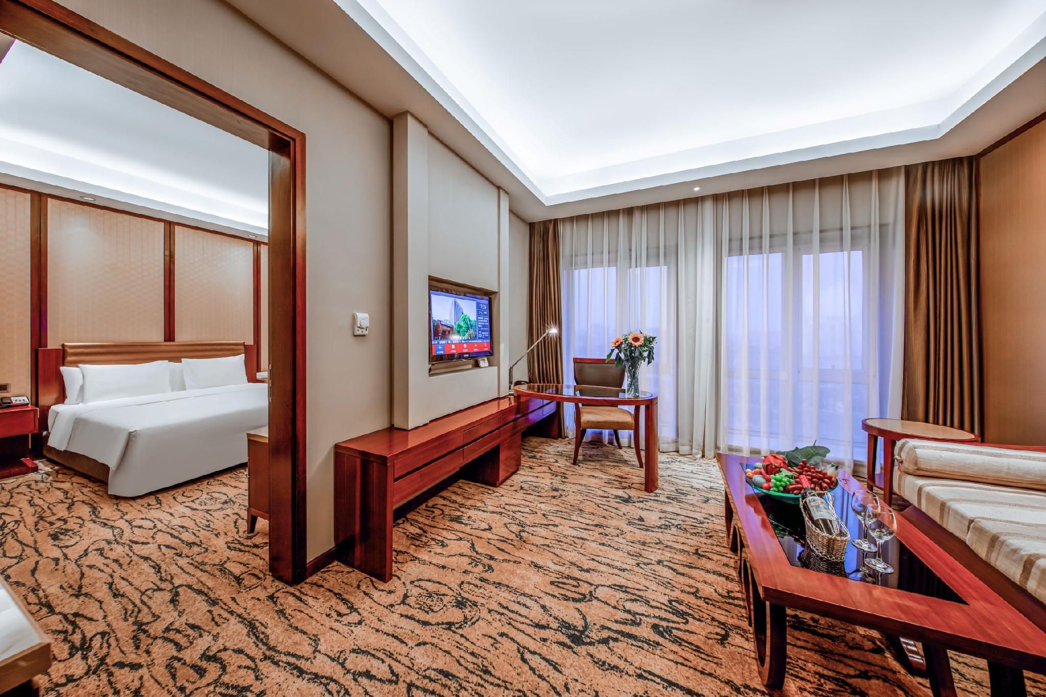 Deluxe Suite