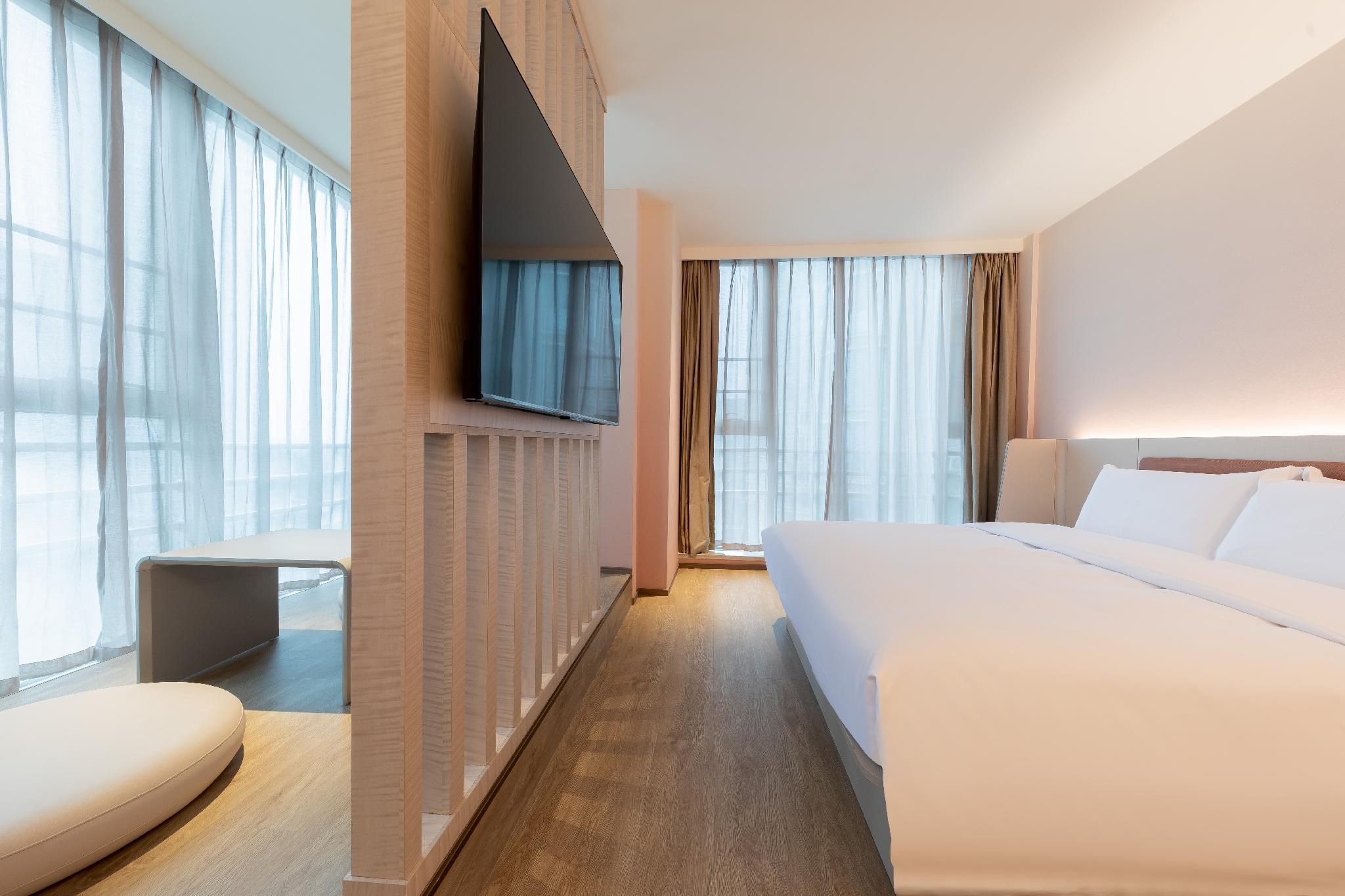 Business Queen Bed Room