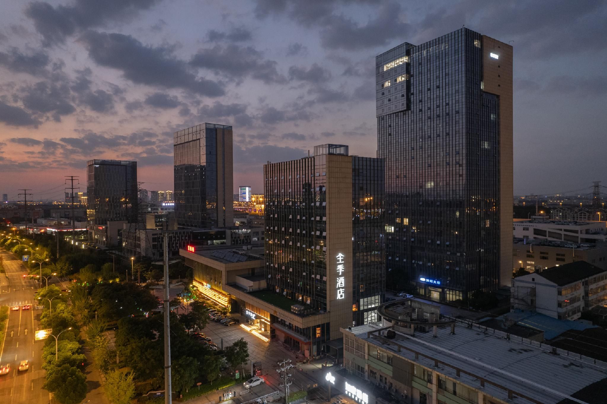 Huazhu - Business Twin Room
