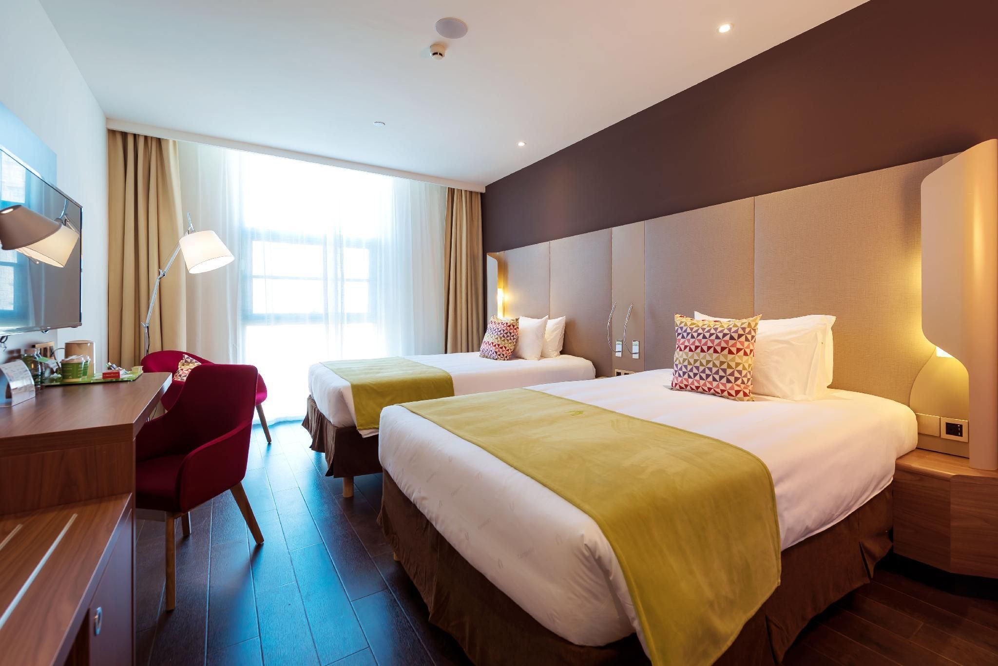 WH - Deluxe Room Twin