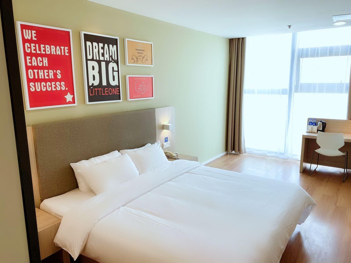 Huazhu - Superior BedRoom