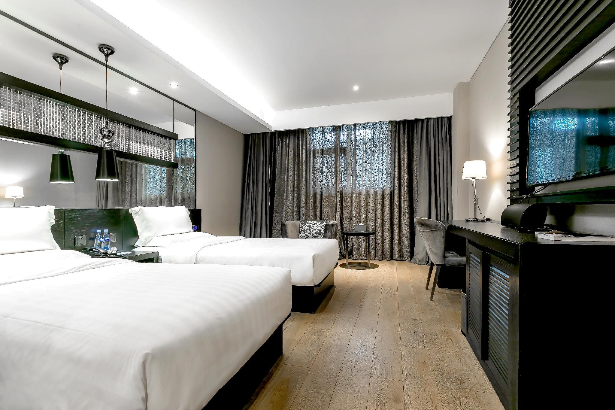 Huazhu - Superior Twin